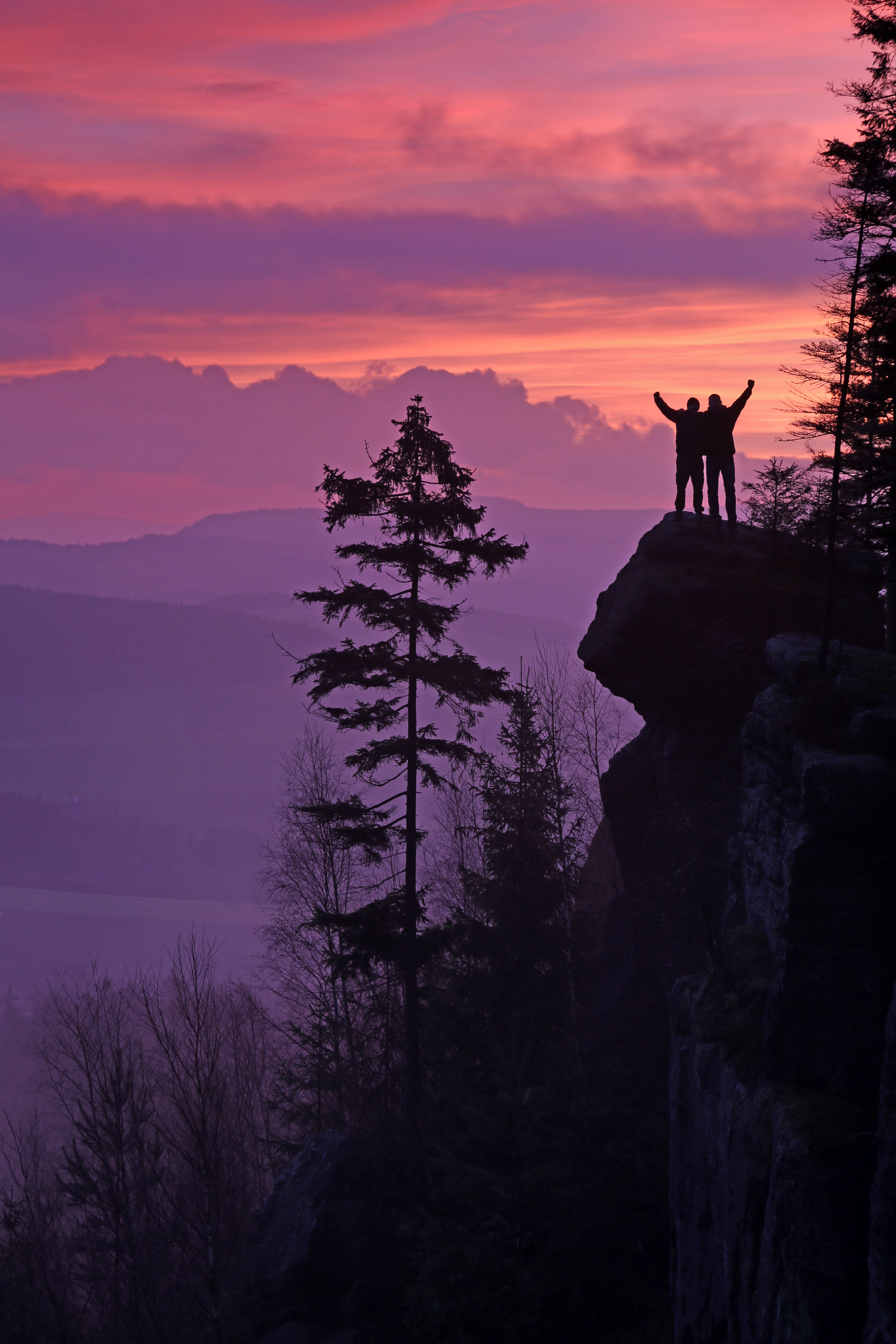 Free download wallpaper Trees, Sunset, Mountains, Break, Precipice, Dark, Silhouettes on your PC desktop