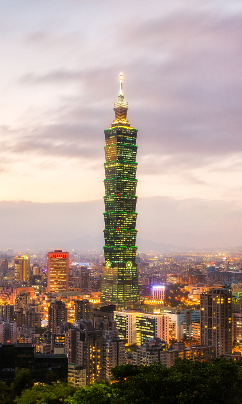 Handy-Wallpaper Stadt, Wolkenkratzer, Gebäude, Licht, Stadtbild, Taiwan, Taipeh, Menschengemacht, Großstadt, Taipei 101 kostenlos herunterladen.