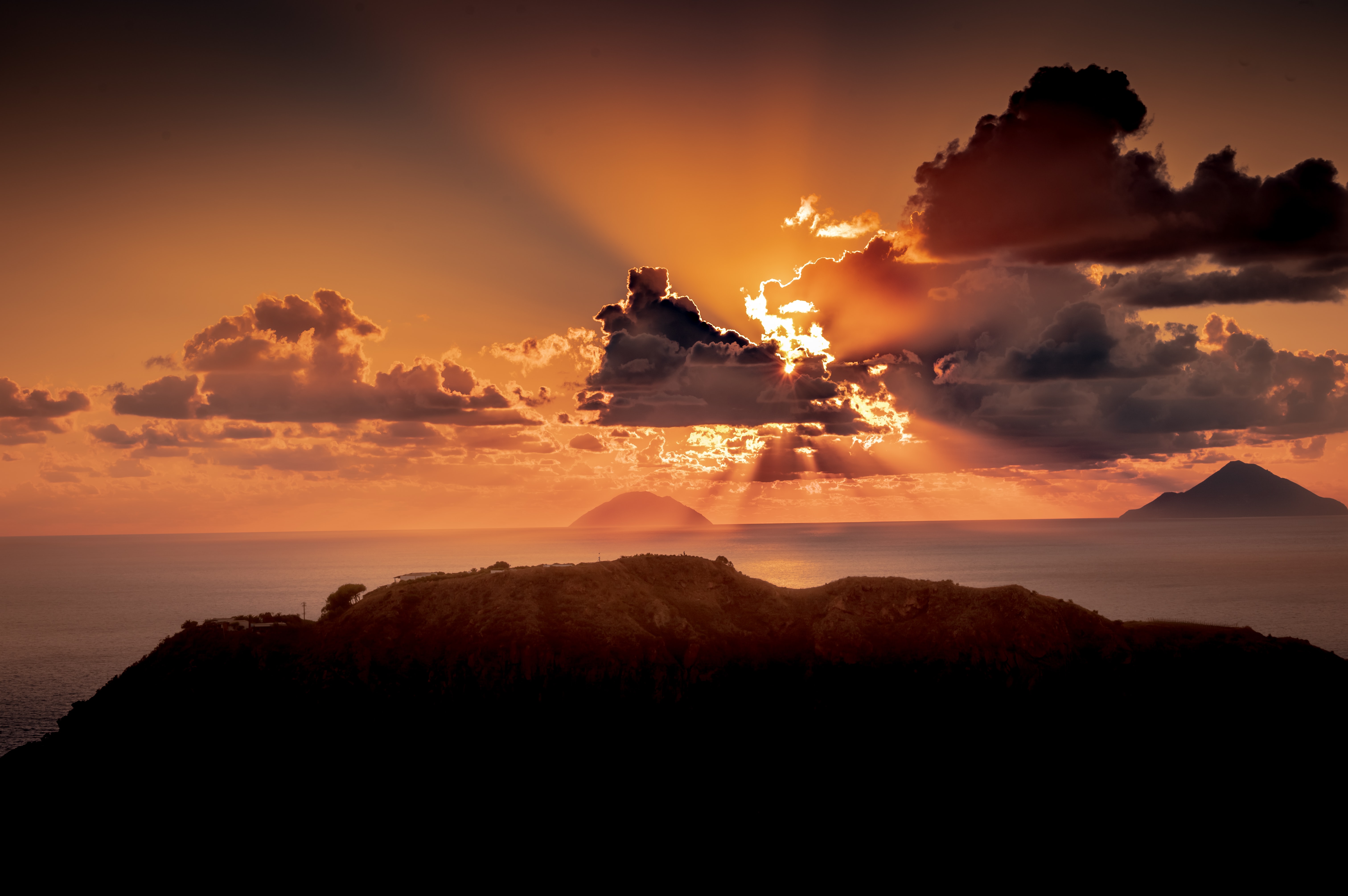 PCデスクトップに自然, 日没, 夕暮れ, 島, 海, 雲, 薄明画像を無料でダウンロード
