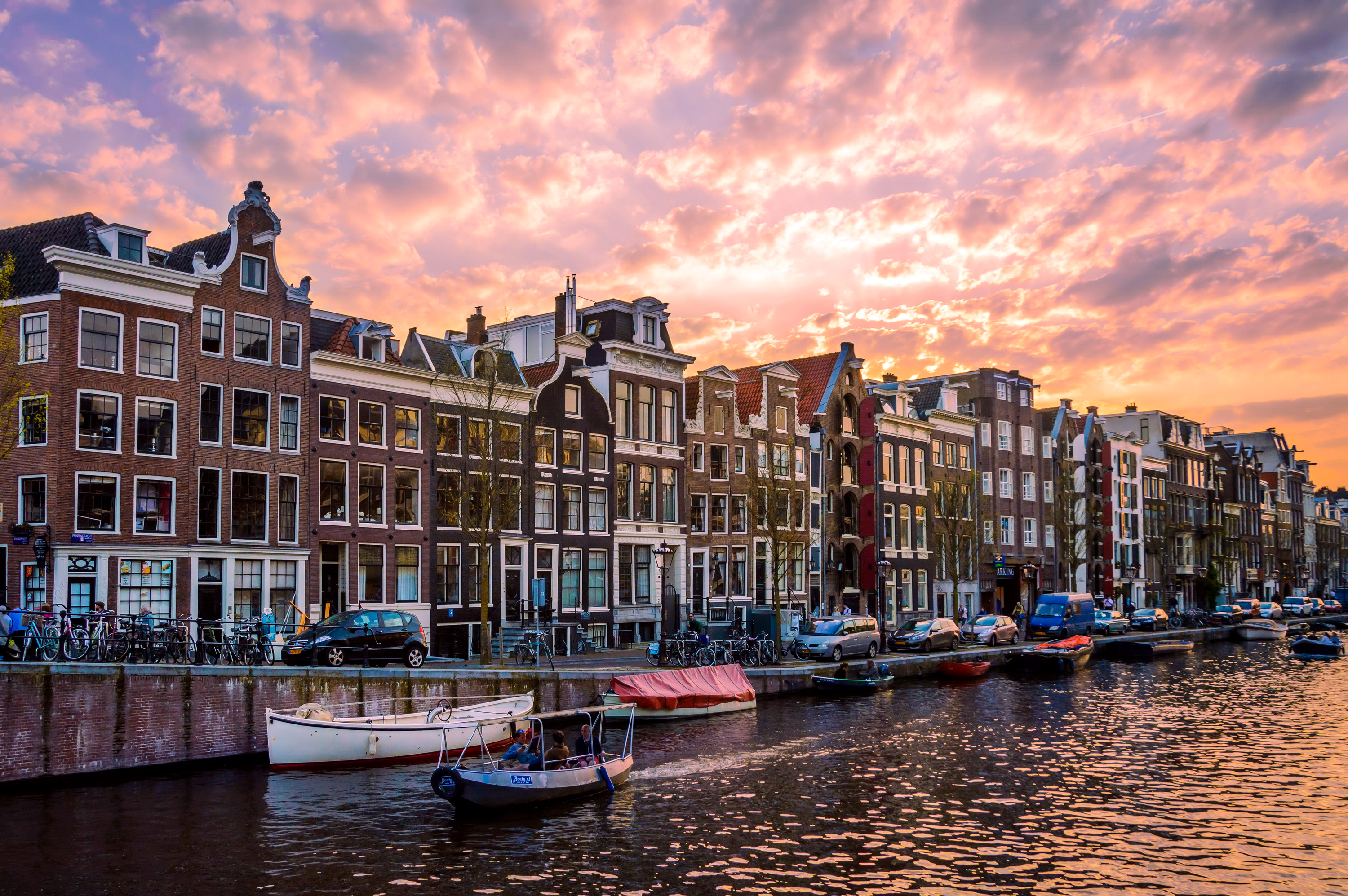 384805壁紙のダウンロードマンメイド, アムステルダム, ボート, 運河, 家, オランダ, 都市-スクリーンセーバーと写真を無料で