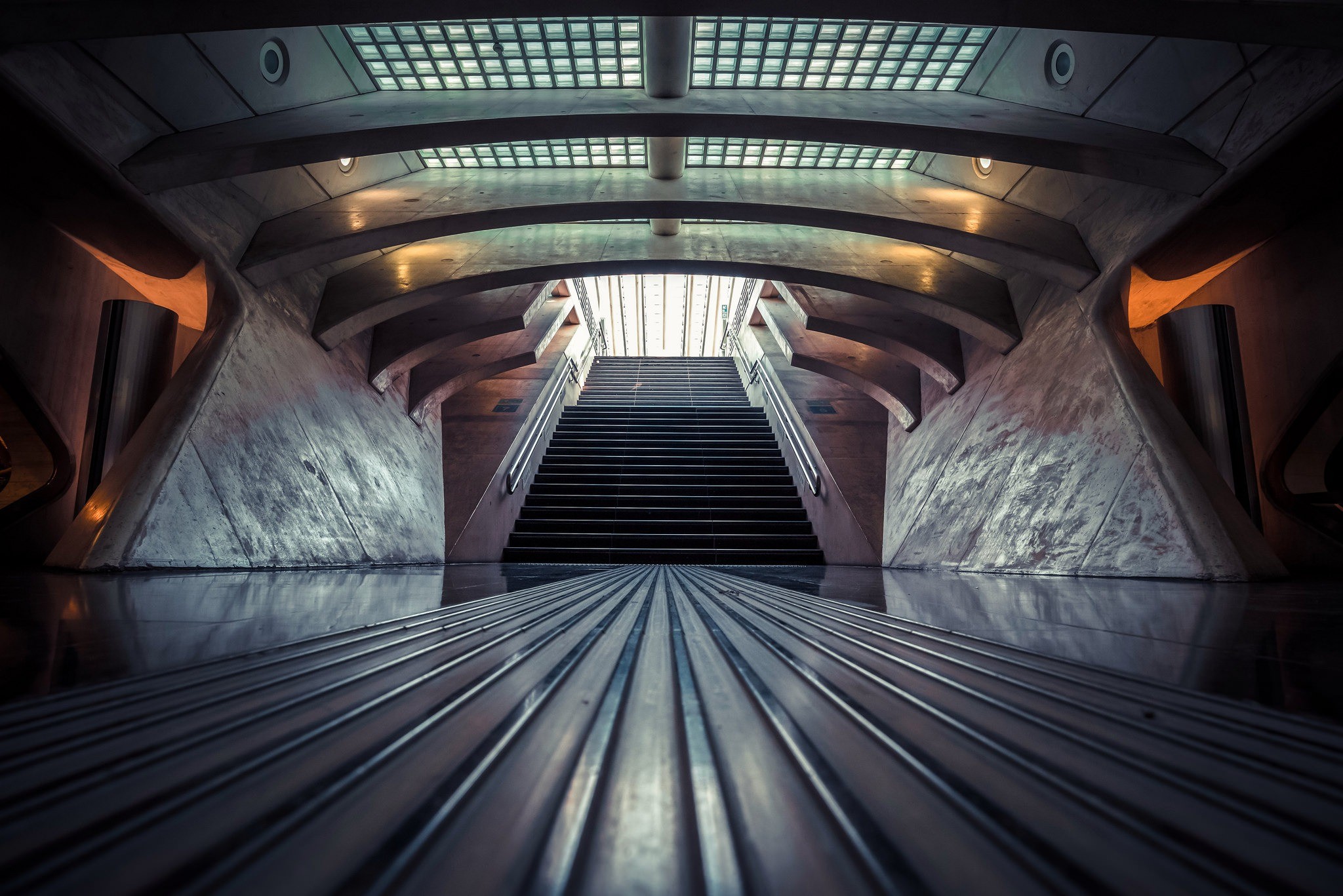 Free download wallpaper Stairs, Tunnel, Man Made on your PC desktop