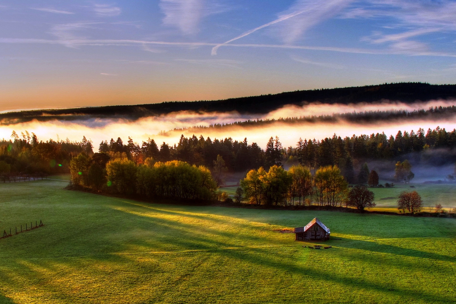 lodge, alone, green, lines, nature, sky, forest, fog, field, small house, height, view, dahl, distance, lonely, open spaces, expanse