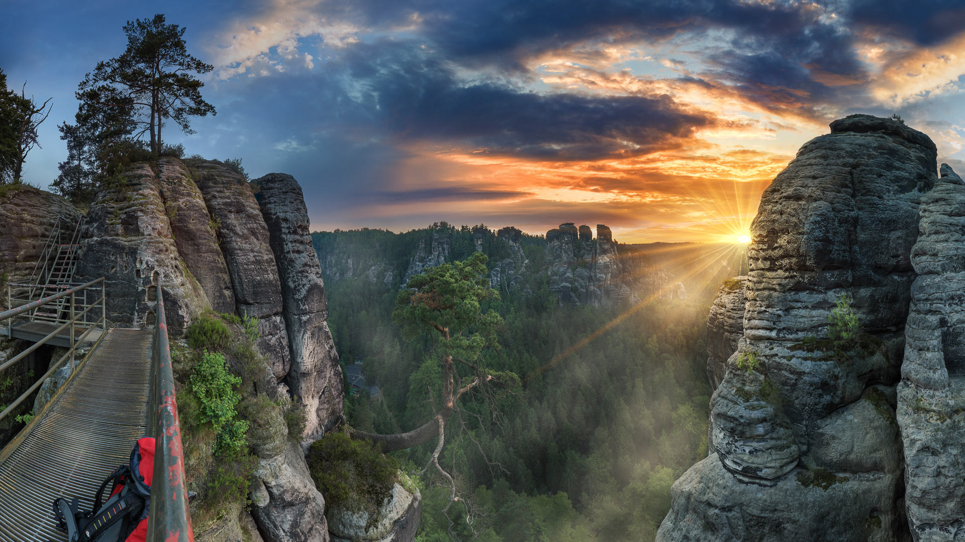 Скачати мобільні шпалери Гора, Дерево, Земля, Фотографія, Захід Сонця безкоштовно.