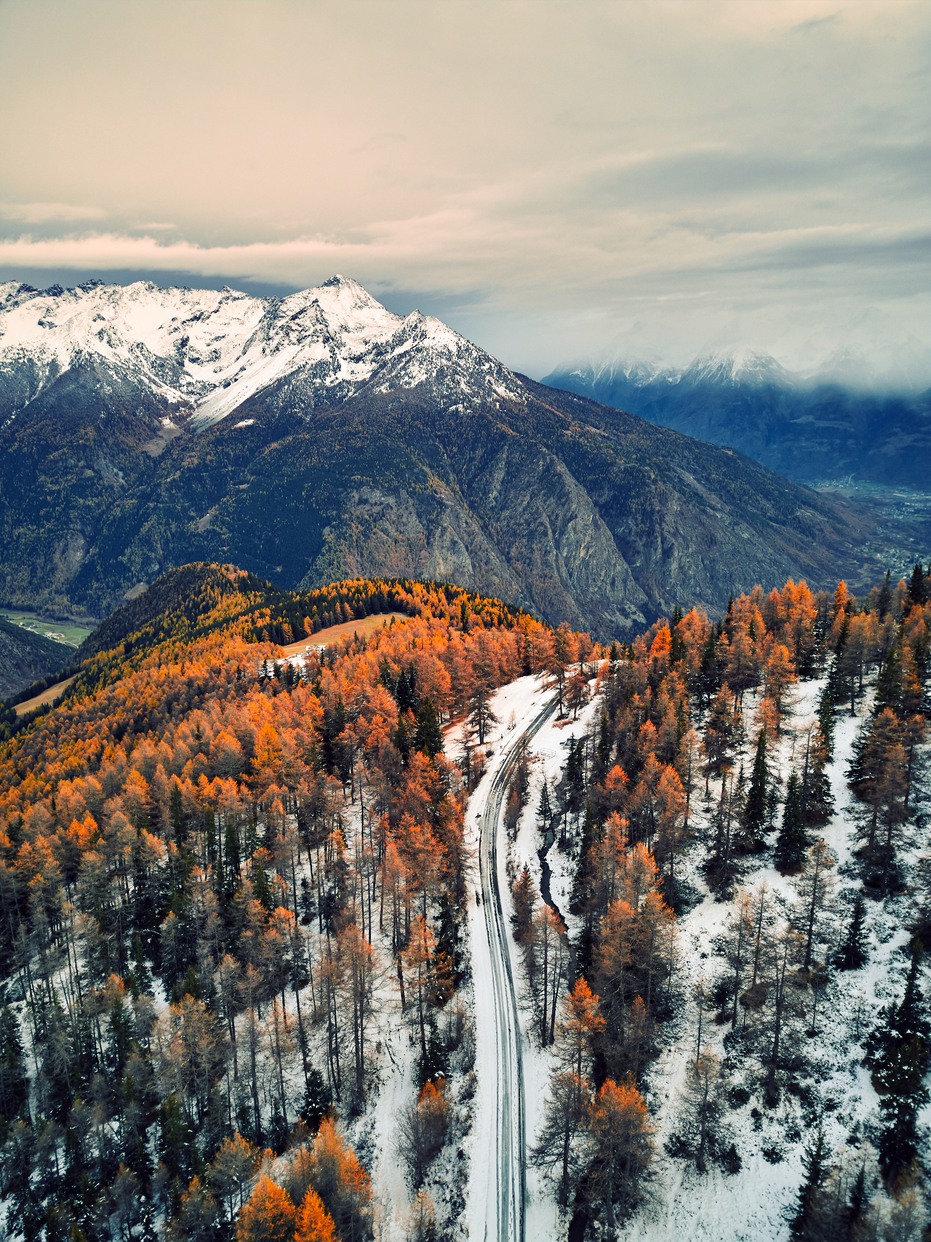 Descarga gratis la imagen Naturaleza, Montañas, Nieve, Camino, Bosque, Nevado, Cubierto De Nieve, Árboles en el escritorio de tu PC