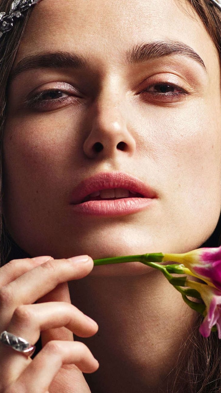 Download mobile wallpaper Flower, Face, Celebrity, Keira Knightley for free.