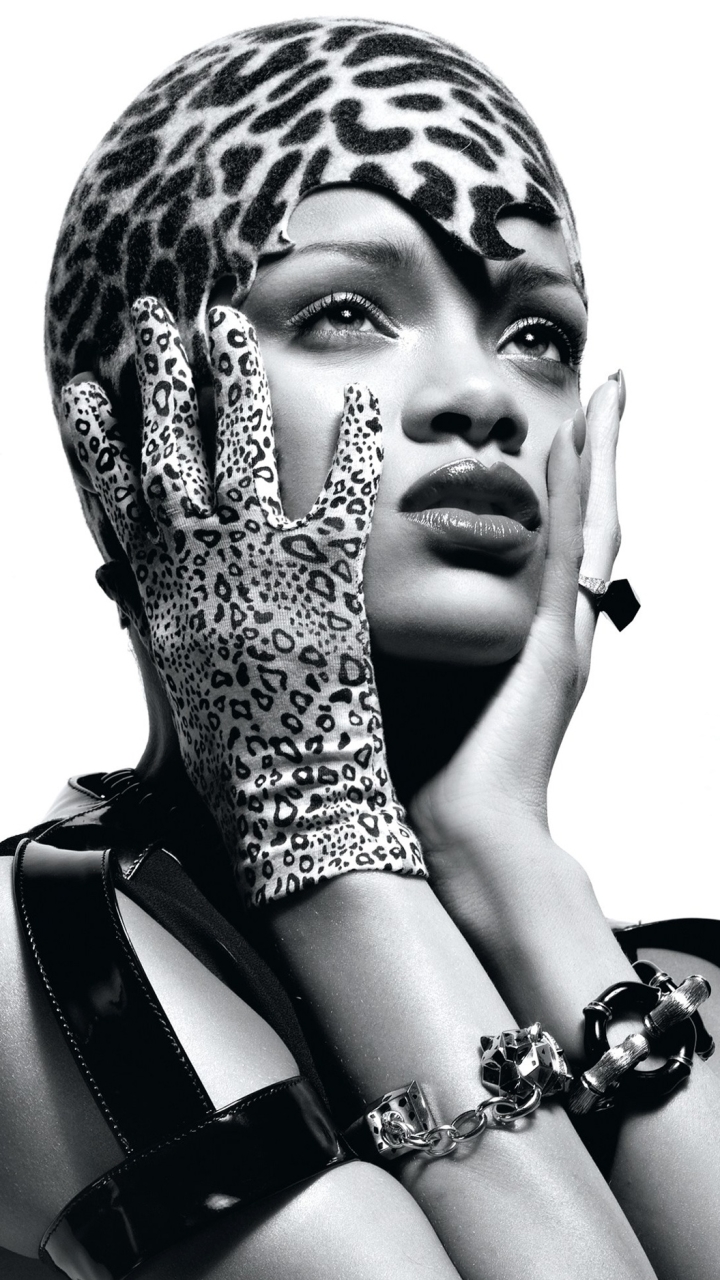 Download mobile wallpaper Music, Rihanna, Monochrome, Singer, Black & White, Lipstick, Barbadian for free.