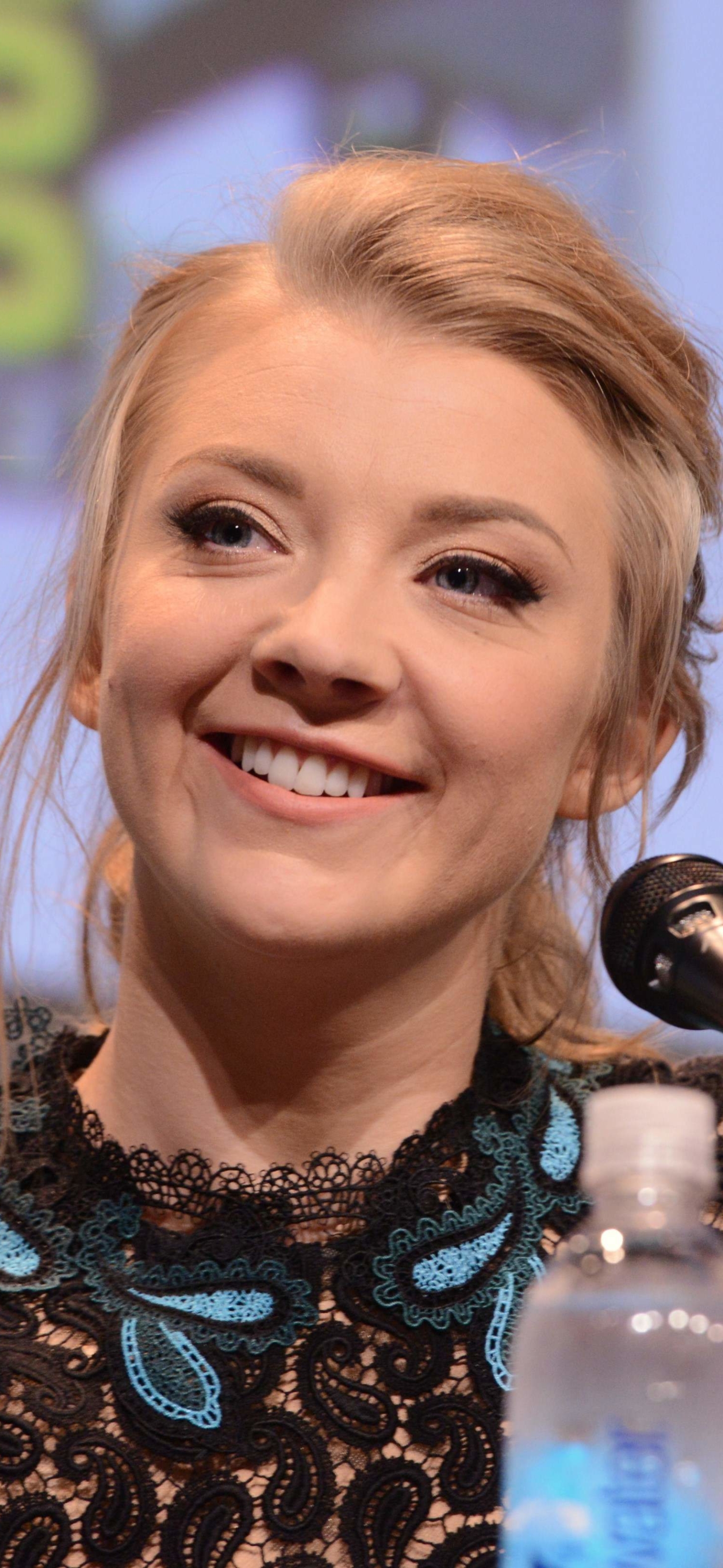 Download mobile wallpaper Smile, Blonde, English, Celebrity, Actress, Natalie Dormer for free.