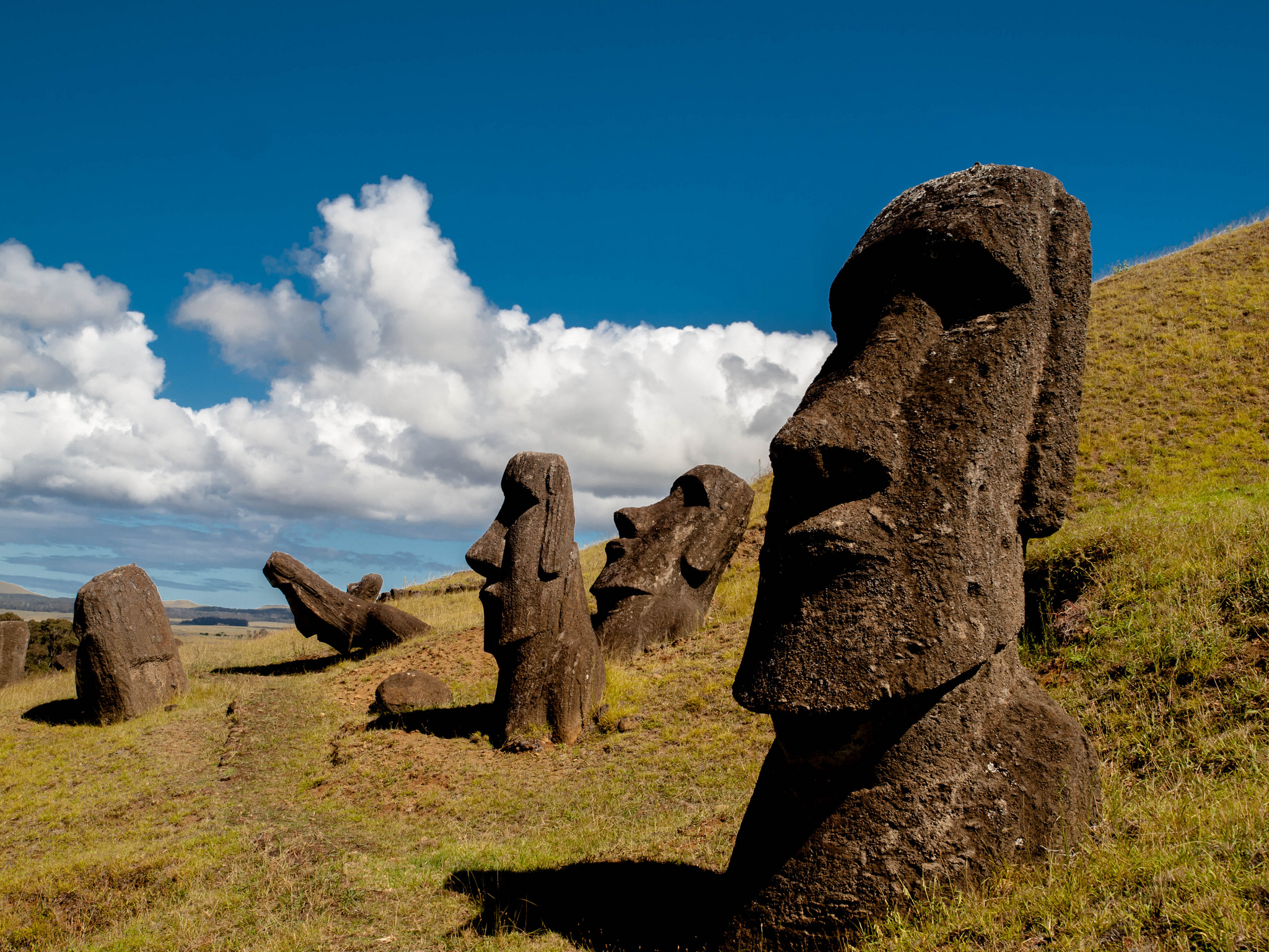 98575 télécharger le fond d'écran pierre, nature, une statue, statue, moaï, moai, idole, île de pâques - économiseurs d'écran et images gratuitement