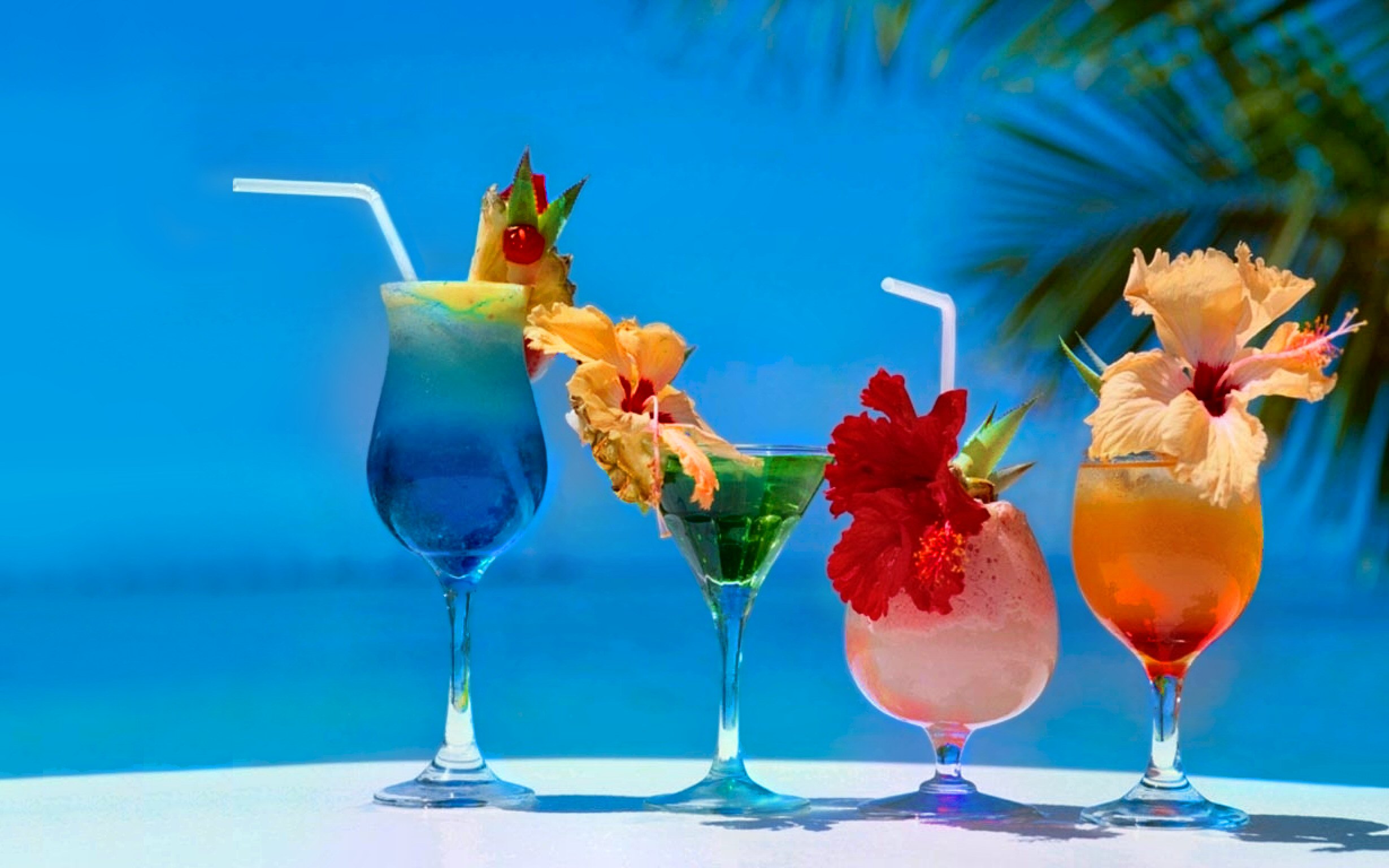 1486692 Hintergrundbild herunterladen sommer, getränk, cocktail, nahrungsmittel, blau, glas, tropisch - Bildschirmschoner und Bilder kostenlos