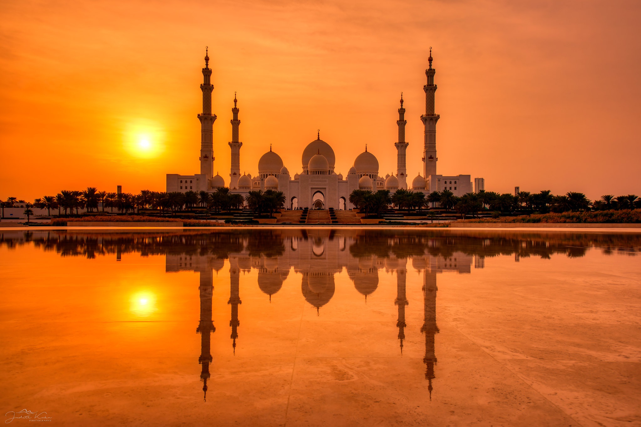 486826 завантажити картинку релігійний, велика мечеть шейха заїда, абу дабі, архітектура, рефлексія, захід сонця, об'єднані арабські емірати, мечеті - шпалери і заставки безкоштовно