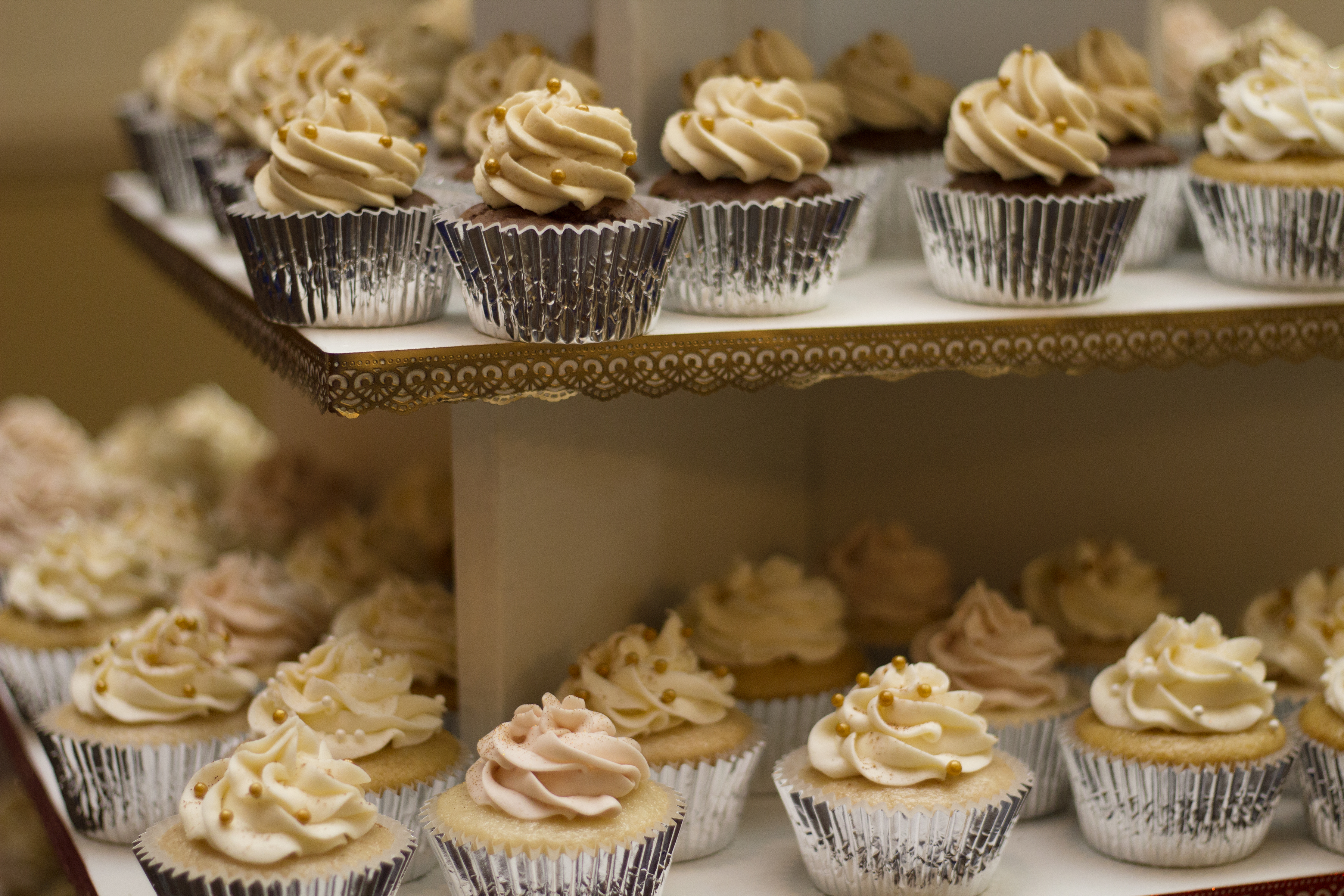 Free download wallpaper Food, Cream, Sweets, Cupcake on your PC desktop