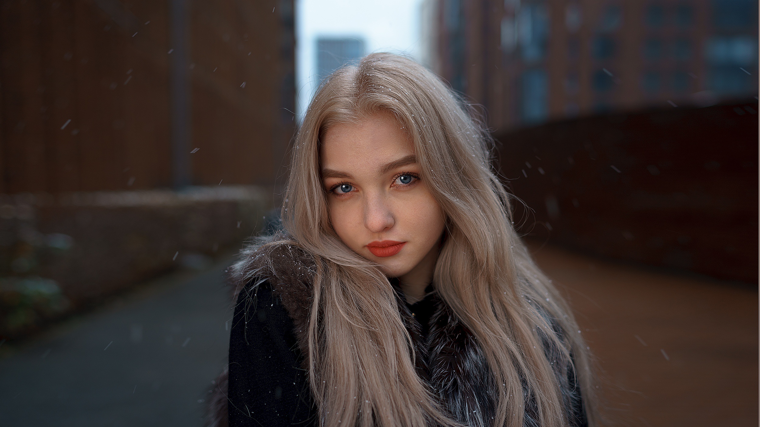 Free download wallpaper Blonde, Model, Women, Blue Eyes, Long Hair, Lipstick, Depth Of Field on your PC desktop