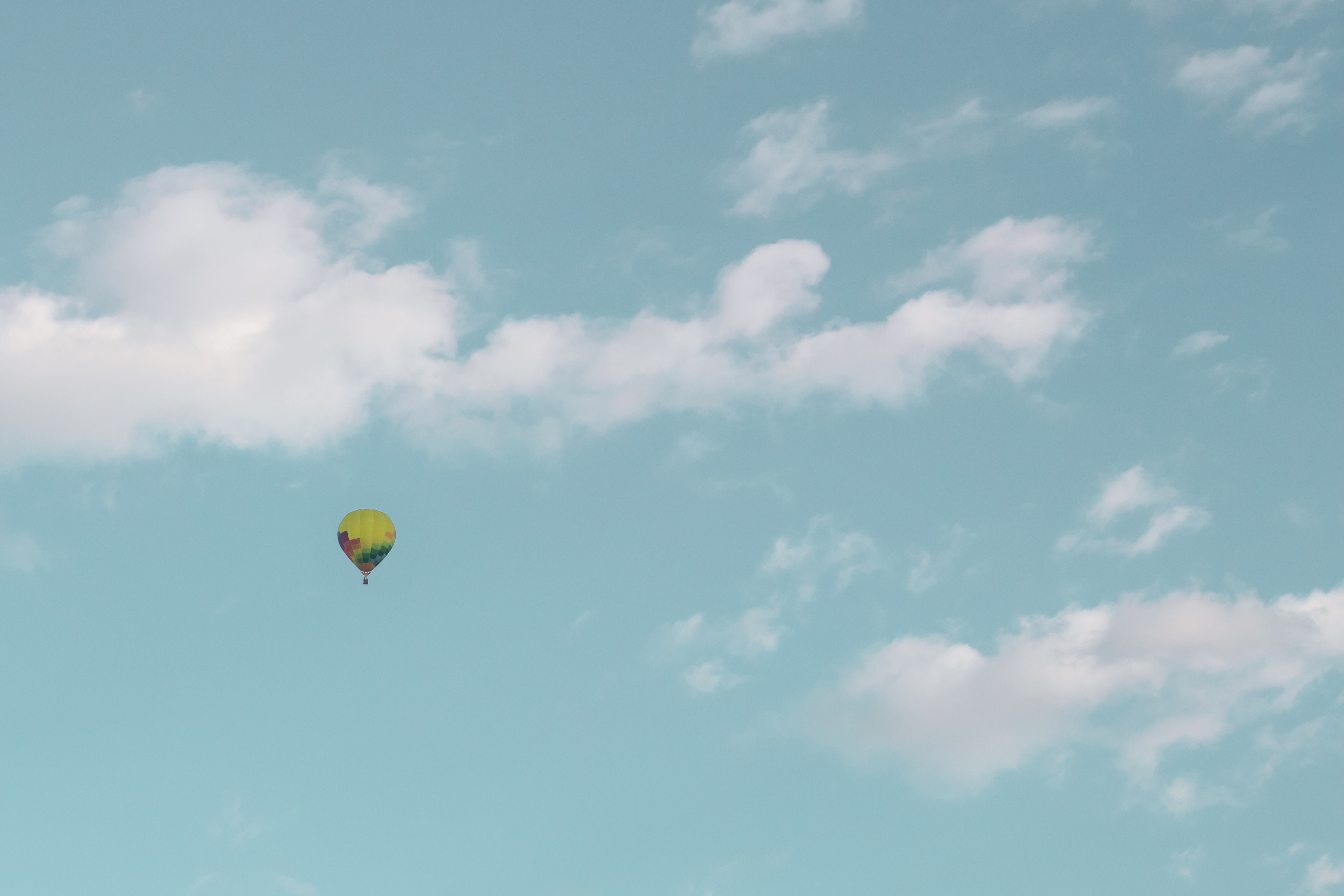 Free download wallpaper Sky, Clouds, Miscellanea, Miscellaneous, Flight, Height, Balloon on your PC desktop