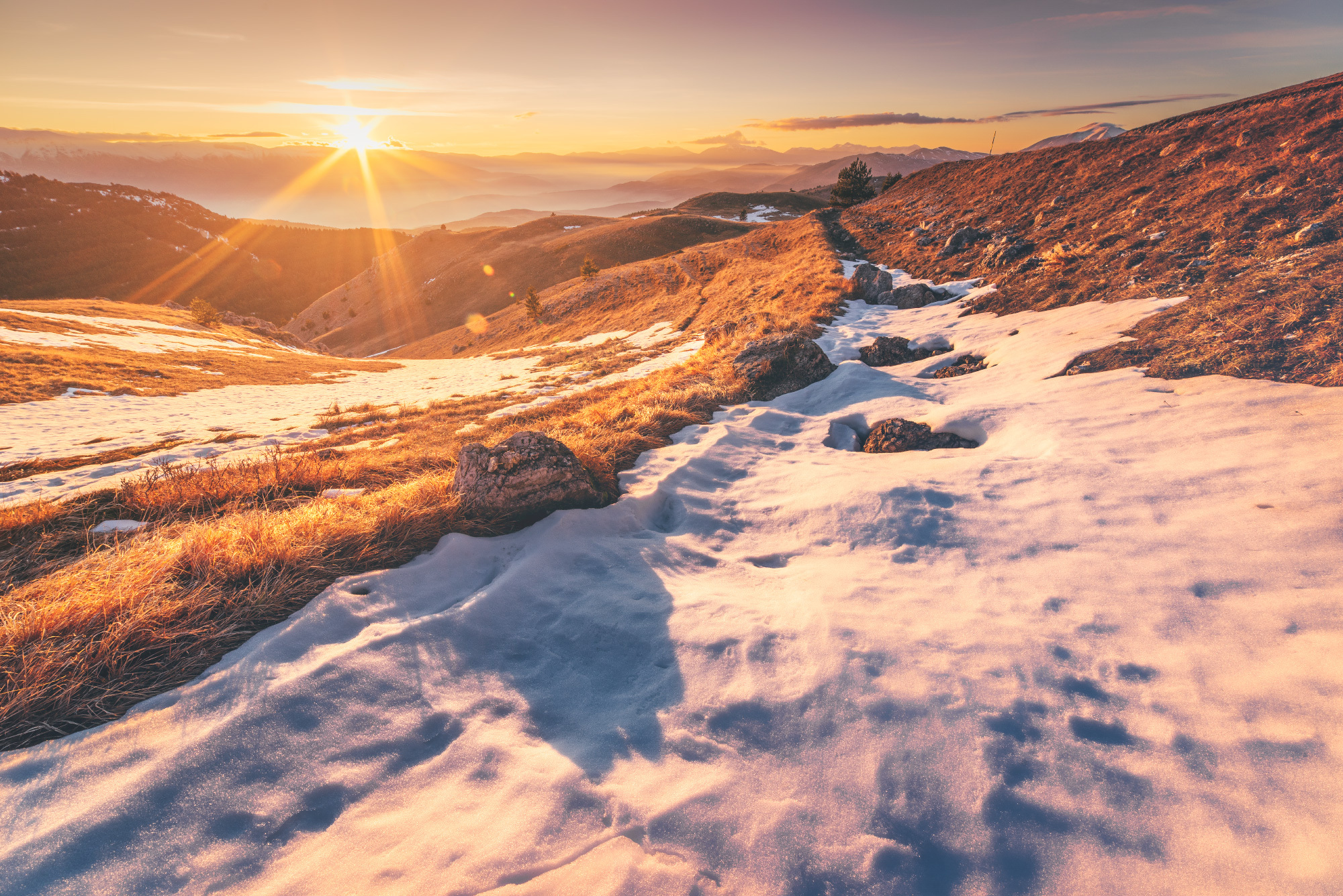 Descarga gratis la imagen Paisaje, Invierno, Naturaleza, Nieve, Amanecer, Rayo De Sol, Tierra/naturaleza en el escritorio de tu PC