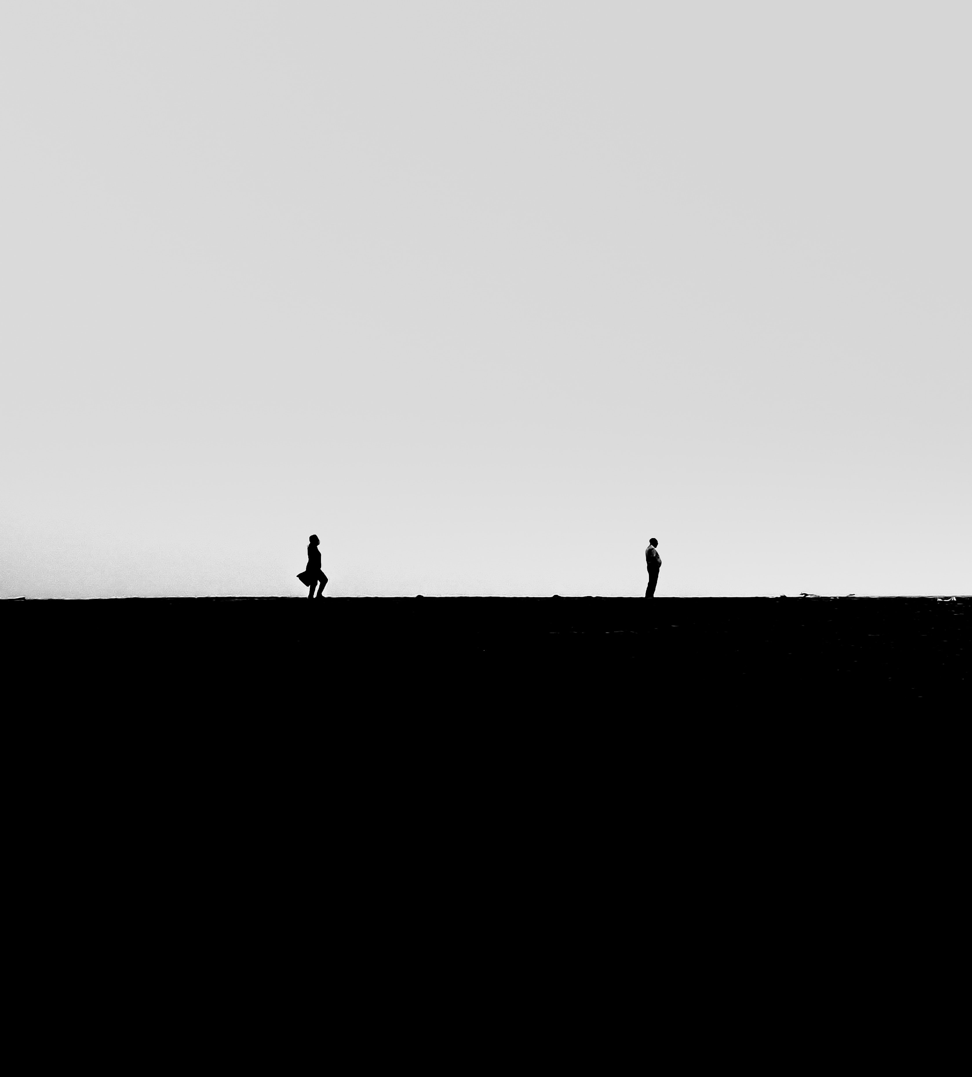 Download mobile wallpaper Black And White, Chb, Bw, Silhouettes, Minimalism, People for free.