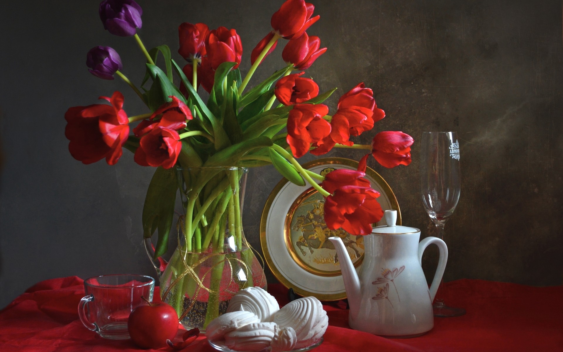 Handy-Wallpaper Blume, Vase, Tulpe, Fotografie, Stillleben kostenlos herunterladen.