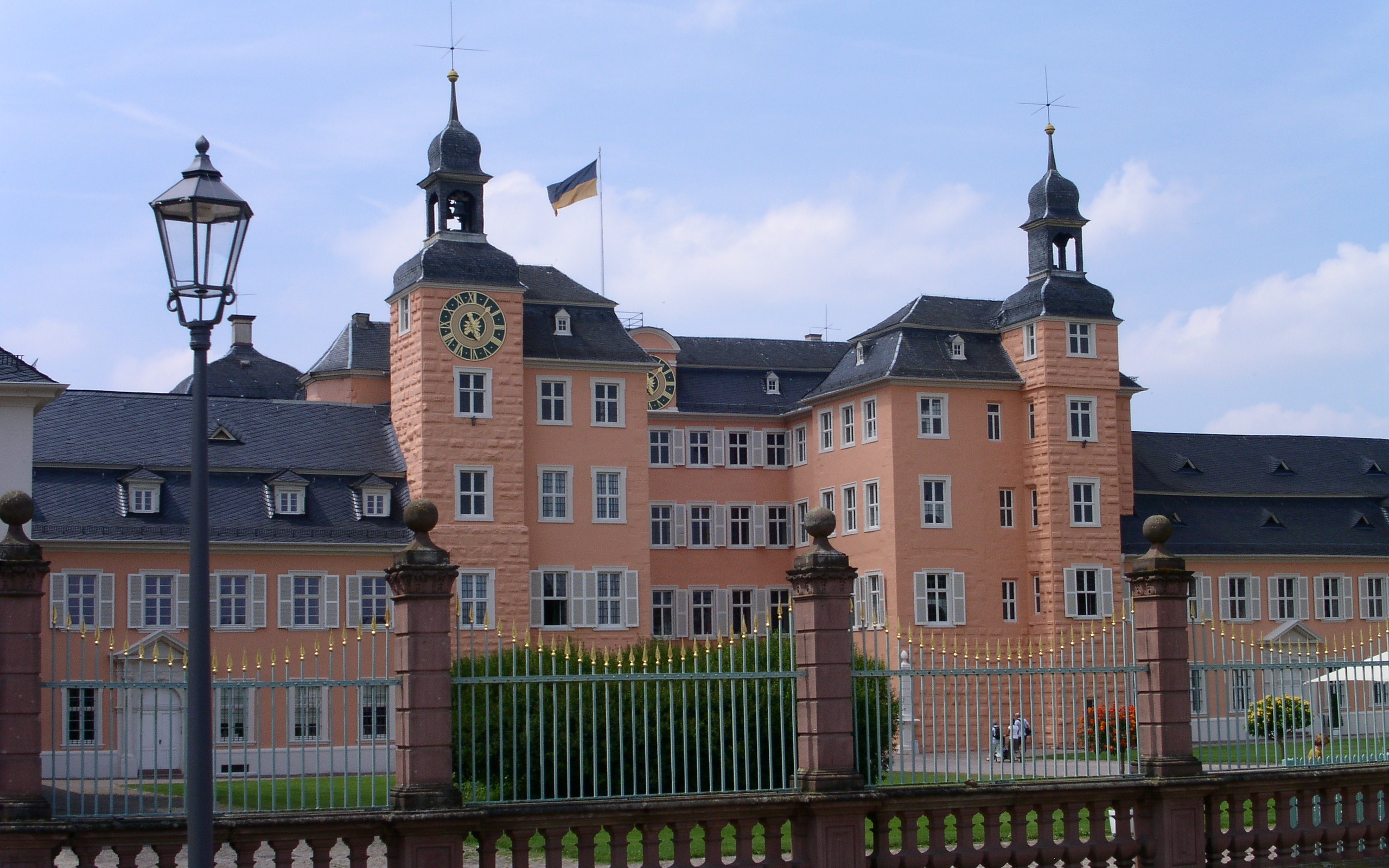 Популярні заставки і фони Палац Шветцінген на комп'ютер