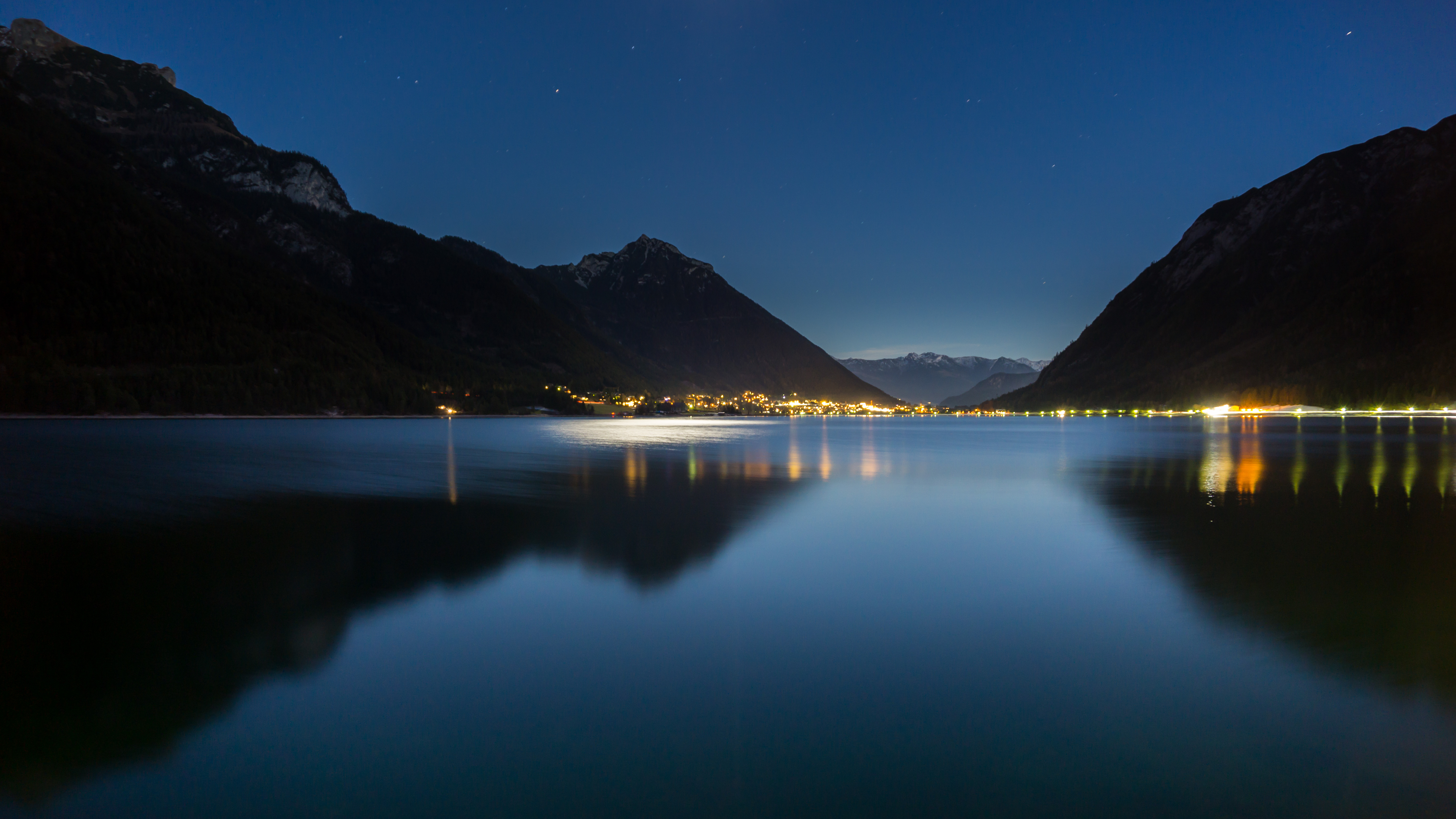 Free download wallpaper Mountains, Night, Lights, Lake, Reflection, Cities, City on your PC desktop