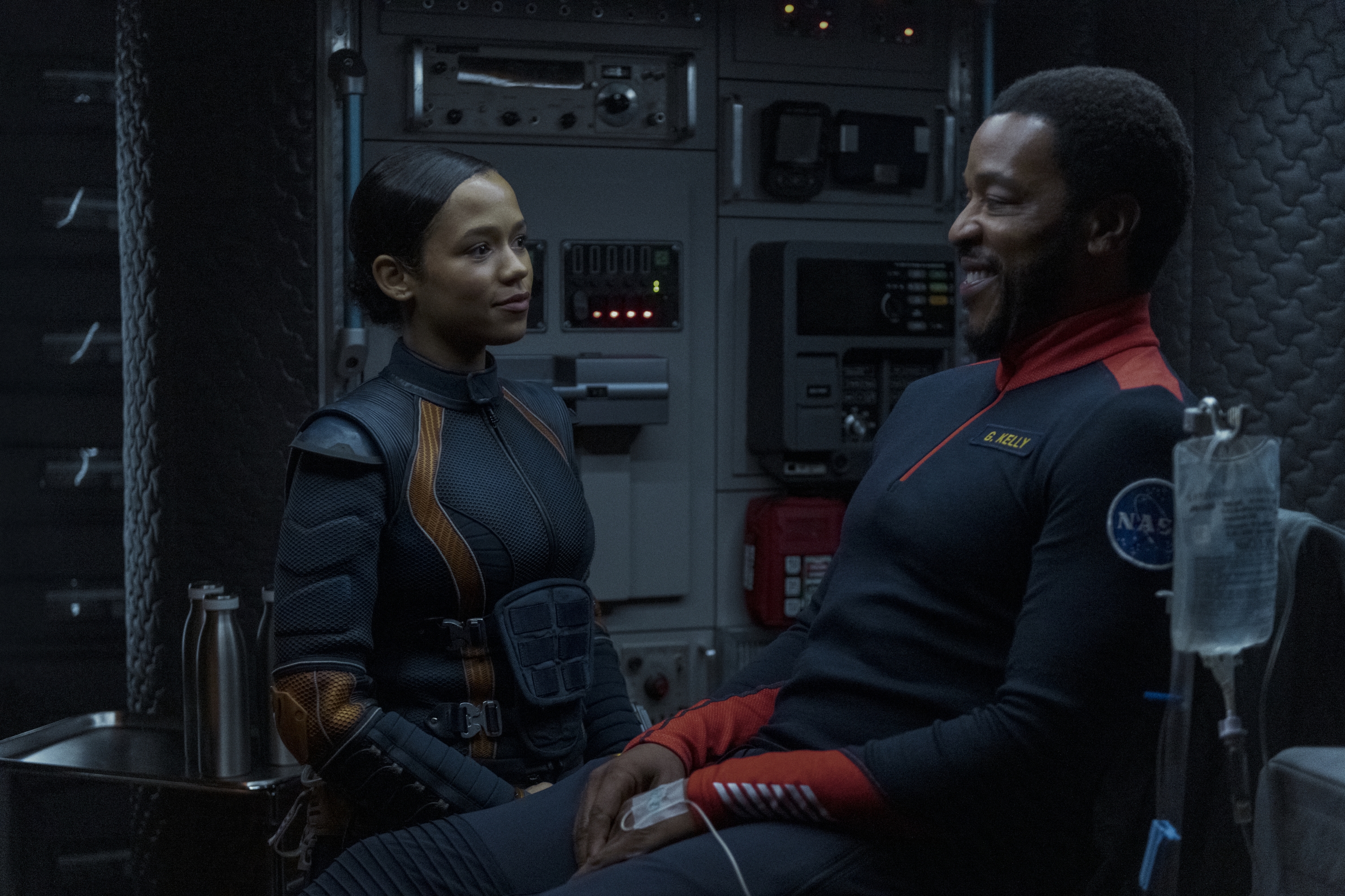 tv show, lost in space, grant kelly, judy robinson, russell hornsby, taylor russell