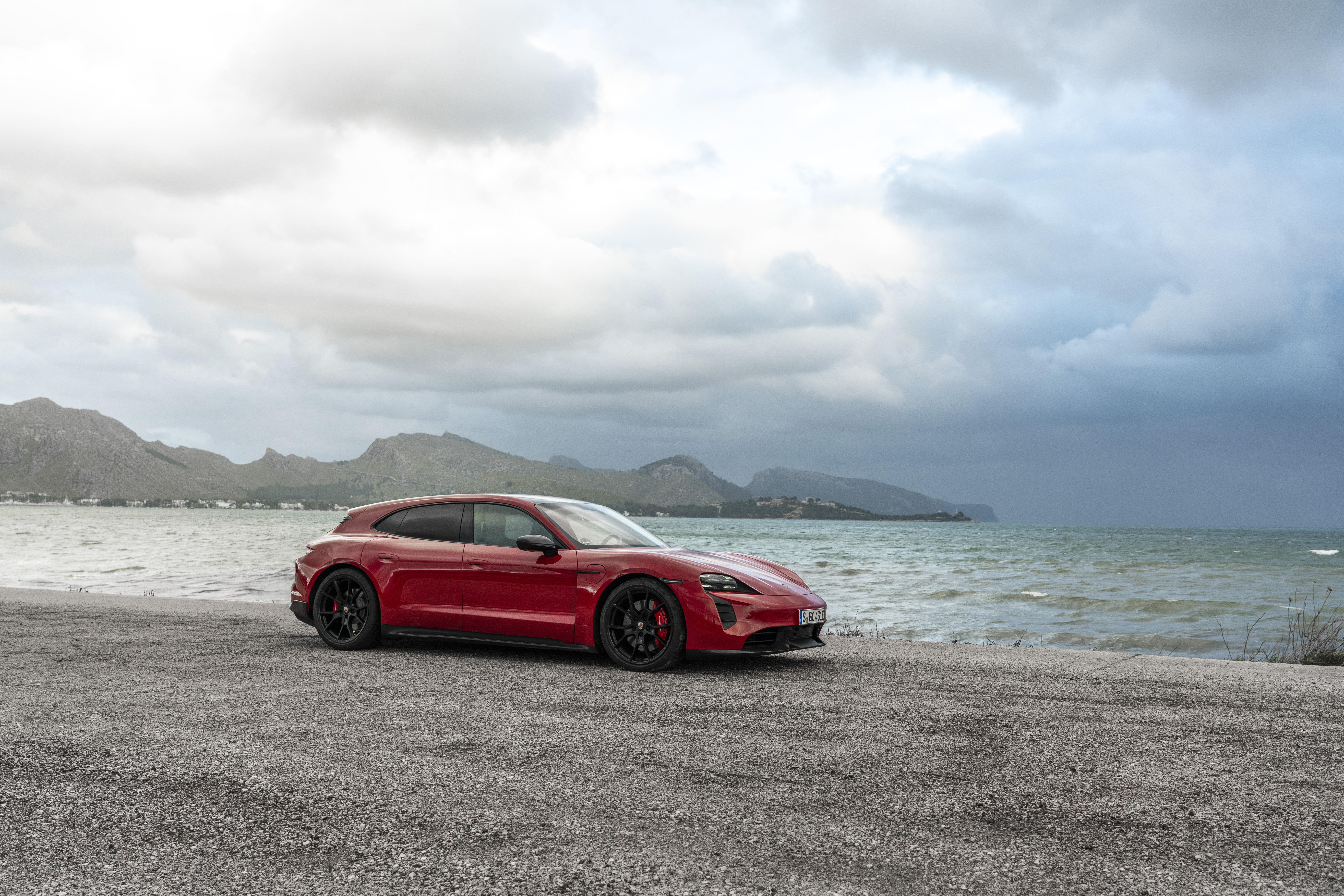 1536124 Bildschirmschoner und Hintergrundbilder Porsche Taycan Gts Sport Turismo auf Ihrem Telefon. Laden Sie  Bilder kostenlos herunter