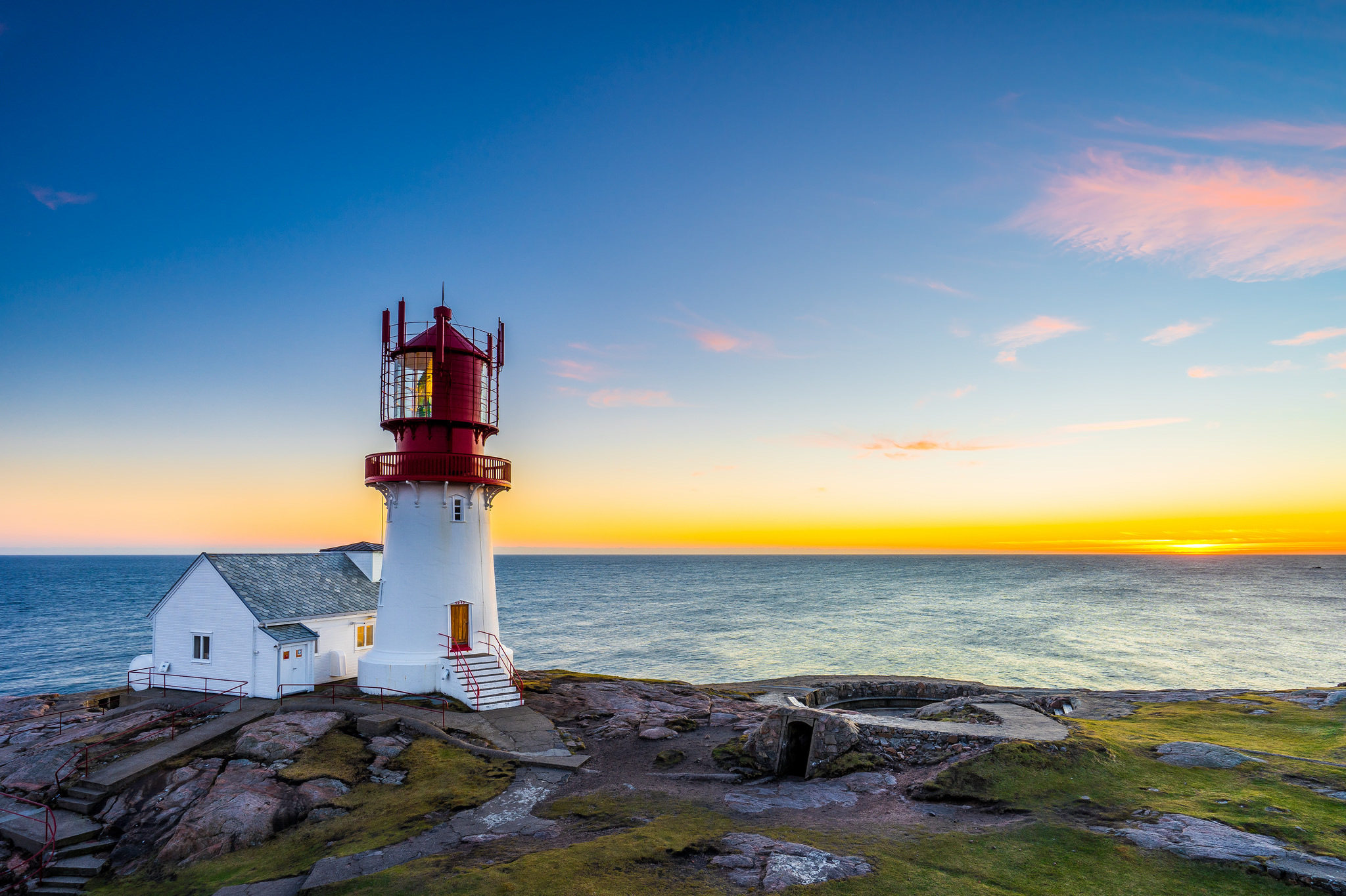 Download mobile wallpaper Ocean, Lighthouse, Man Made for free.