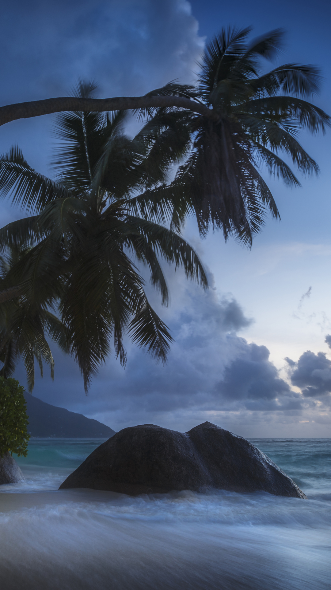 Скачати мобільні шпалери Море, Горизонт, Океан, Пальма, Земля, Хмара, Сейшельські Острови, Пляжний безкоштовно.