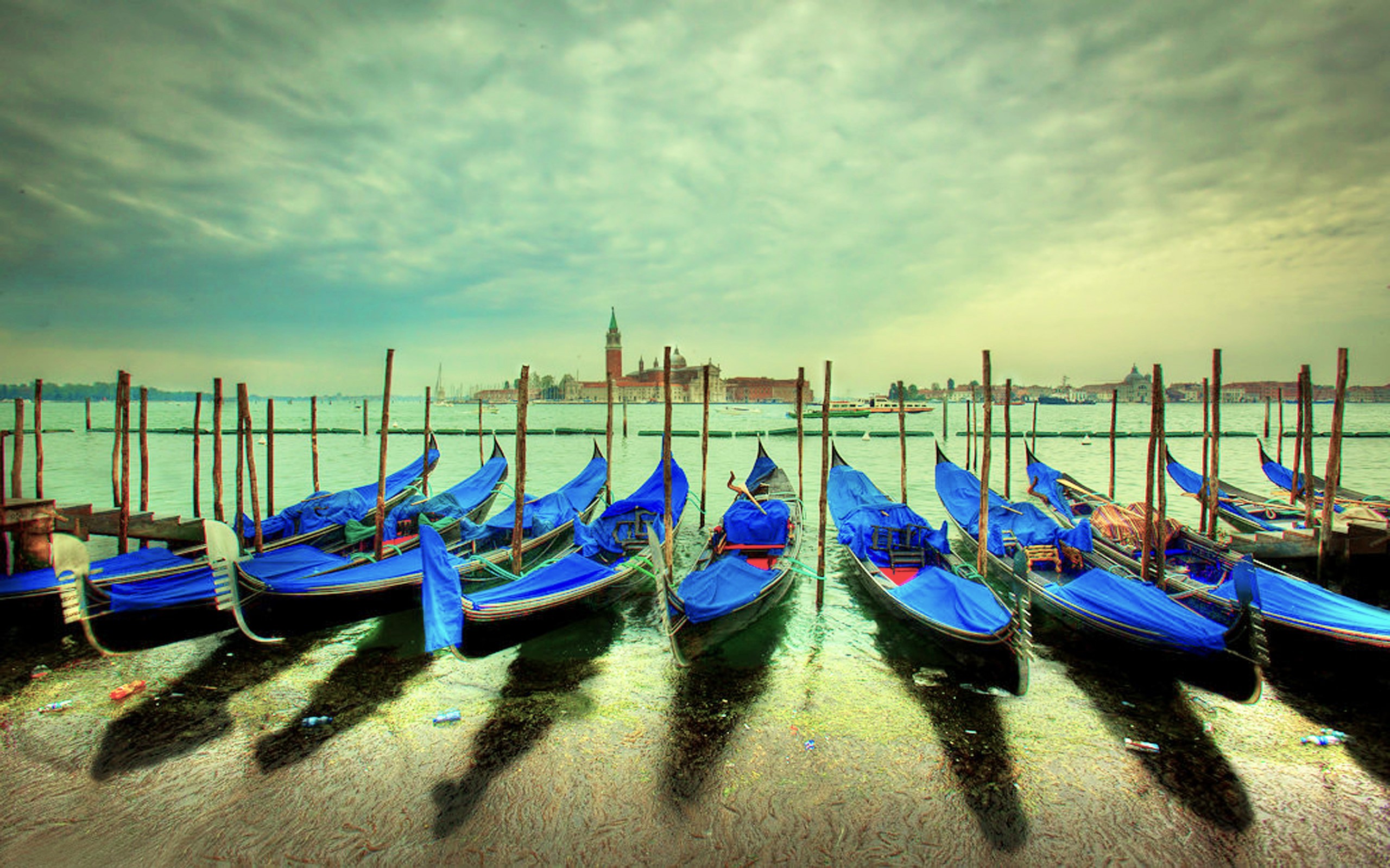 Скачать картинку Италия, Венеция, Гондола, Транспортные Средства в телефон бесплатно.