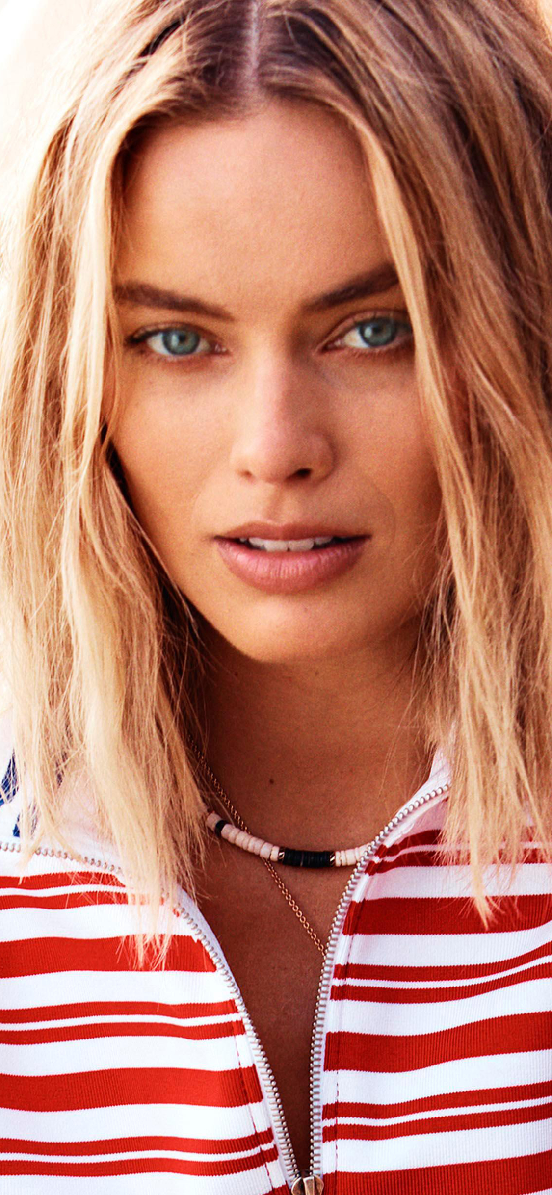 Download mobile wallpaper Blonde, Celebrity, Margot Robbie for free.