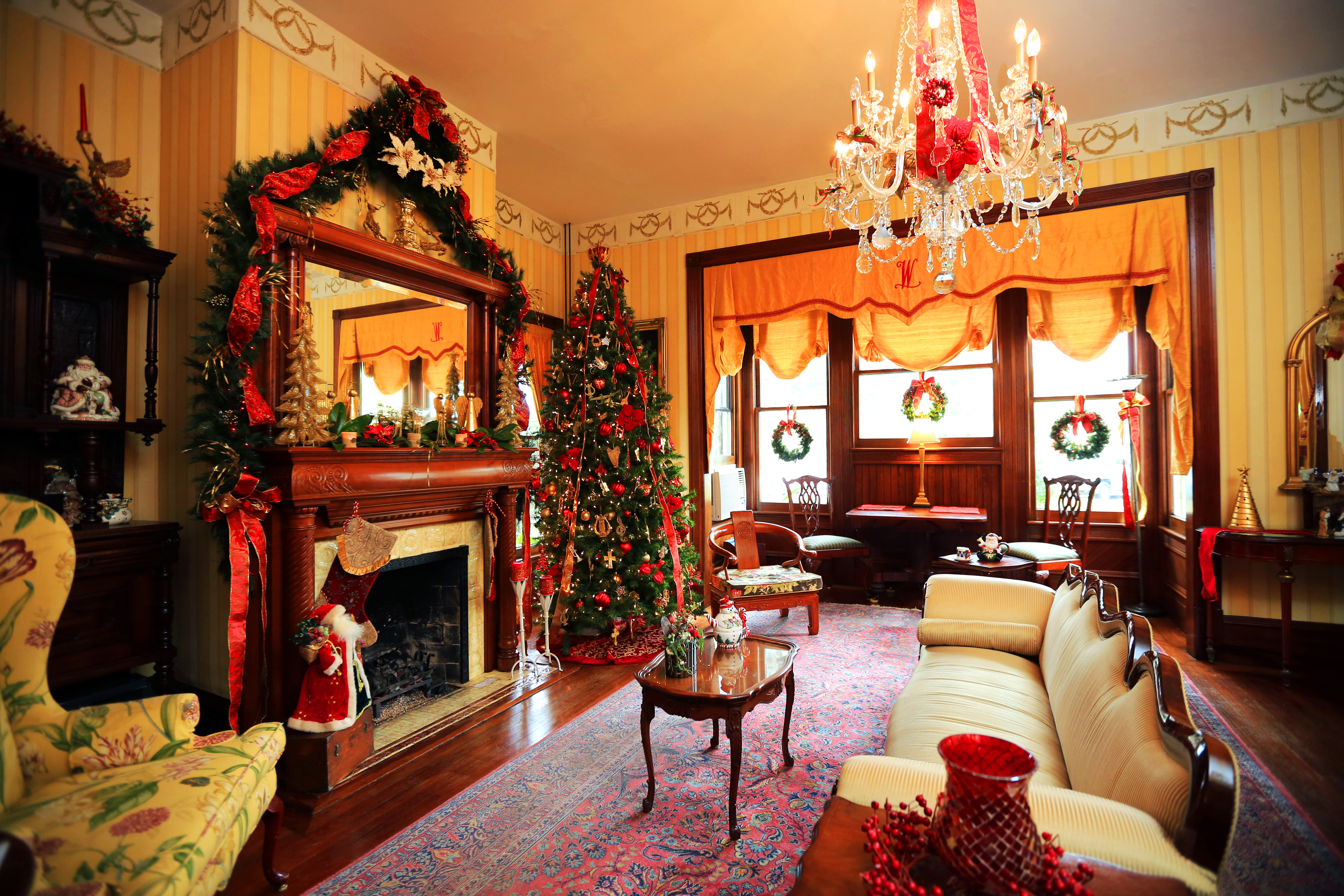 holiday, christmas, christmas tree, furniture, room, wreath