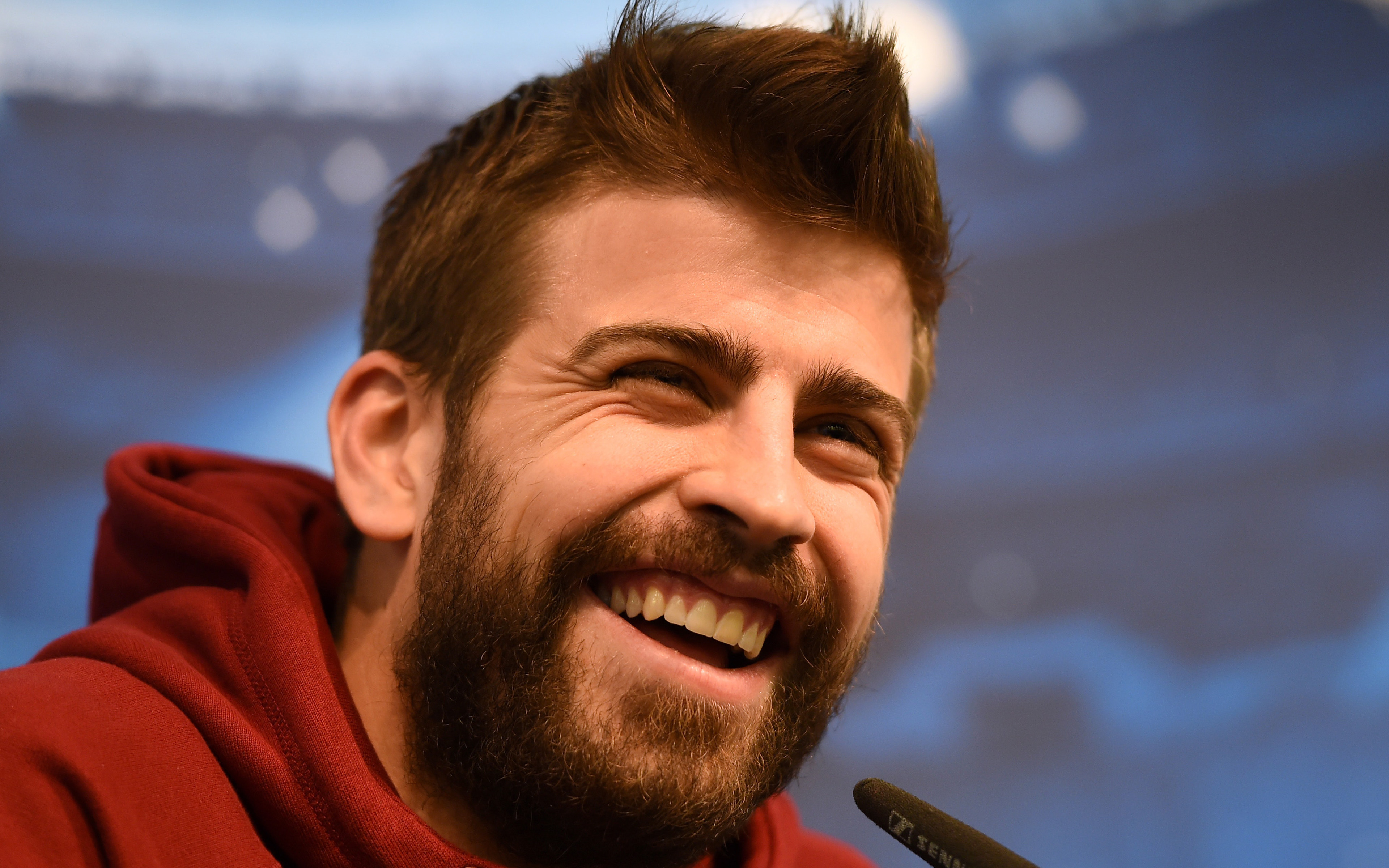 Download mobile wallpaper Sports, Soccer, Spanish, Gerard Piqué for free.