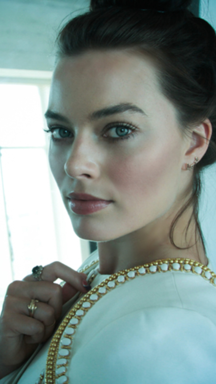 Download mobile wallpaper Celebrity, Margot Robbie for free.