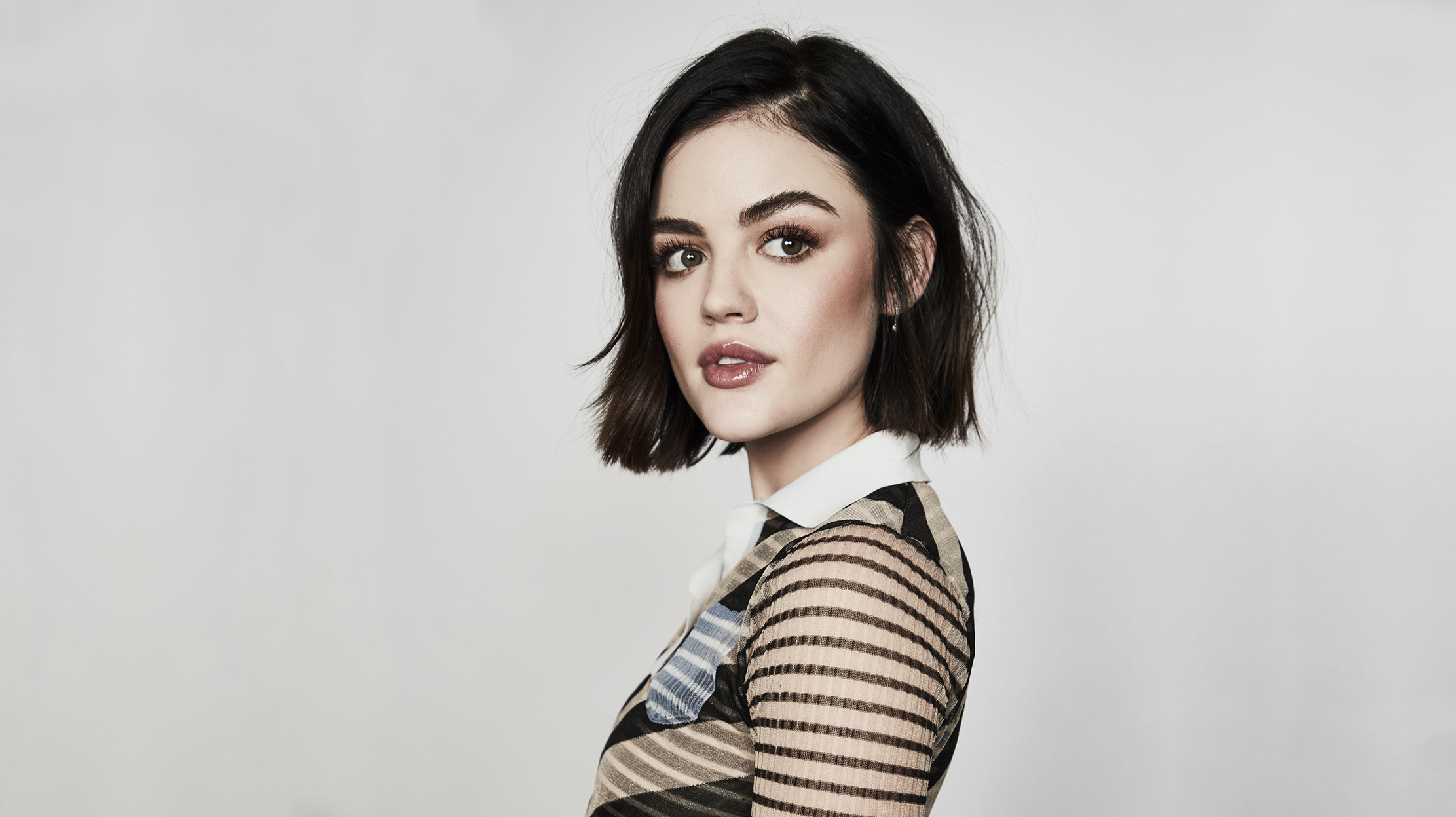 Download mobile wallpaper Brunette, Celebrity, Brown Eyes, Actress, Lucy Hale for free.