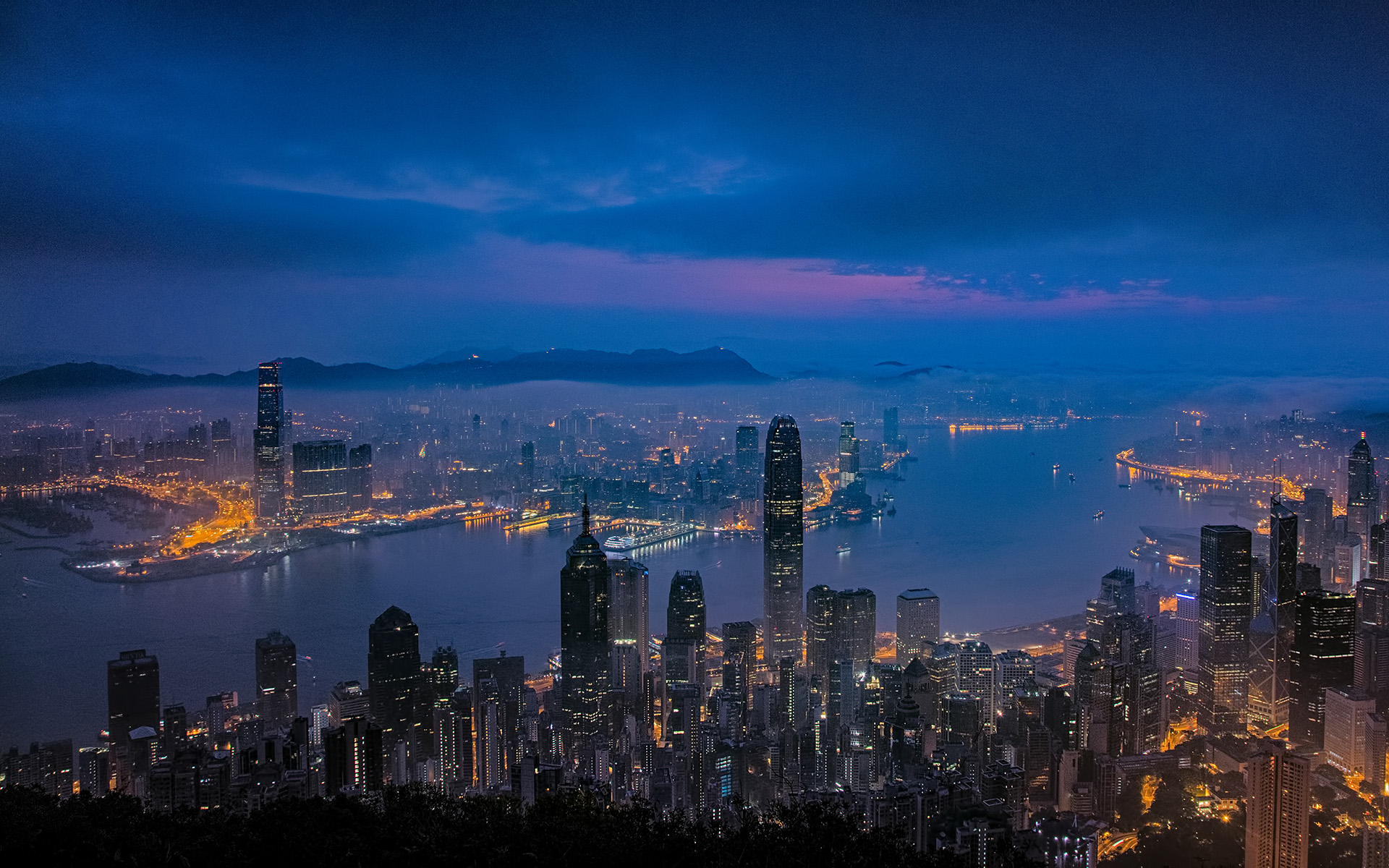 Handy-Wallpaper Städte, Wolkenkratzer, Gebäude, Fluss, Stadtbild, China, Hongkong, Menschengemacht, Großstadt kostenlos herunterladen.