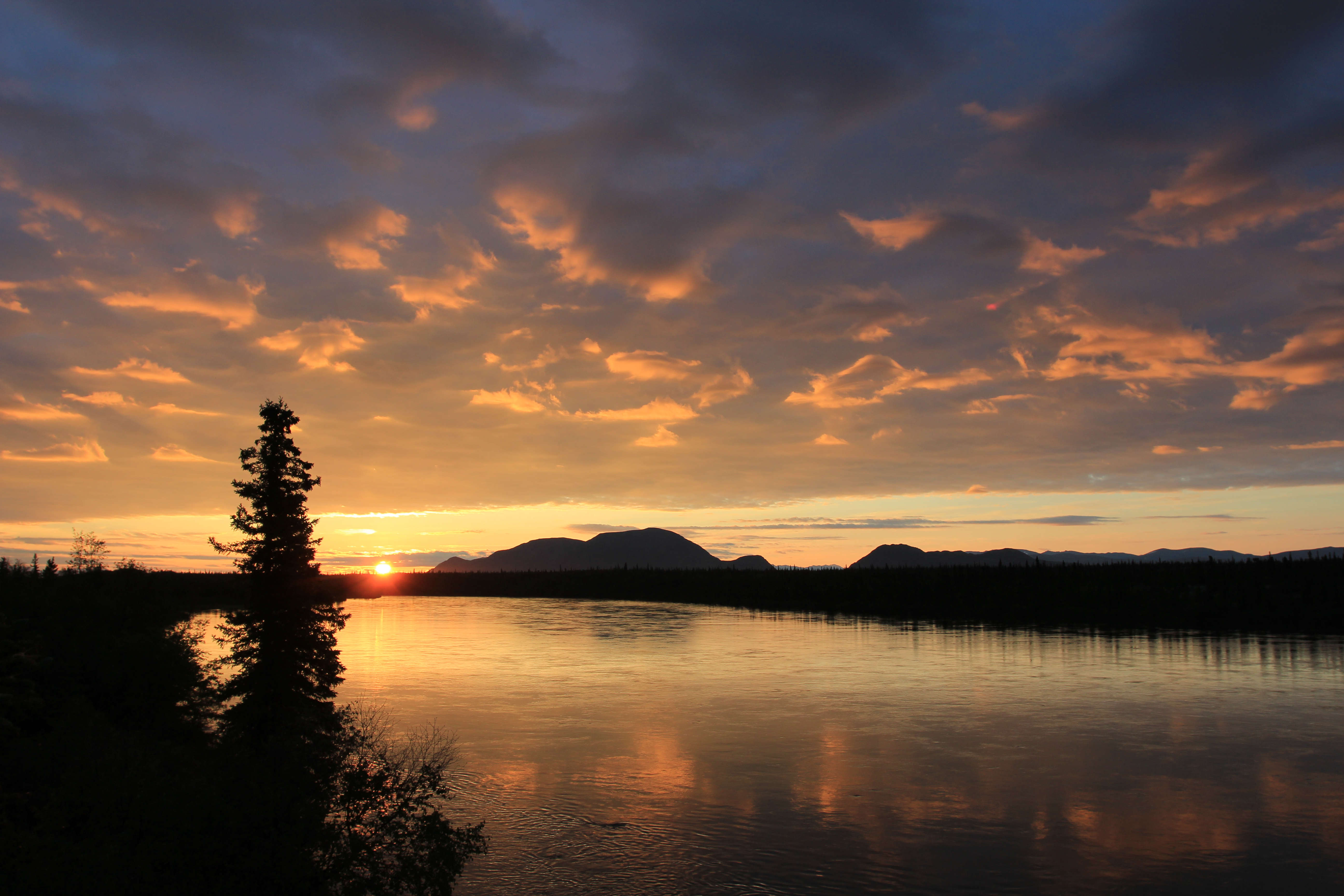 Laden Sie das Natur, Sunset, Mountains, Horizont, Holz, Baum-Bild kostenlos auf Ihren PC-Desktop herunter