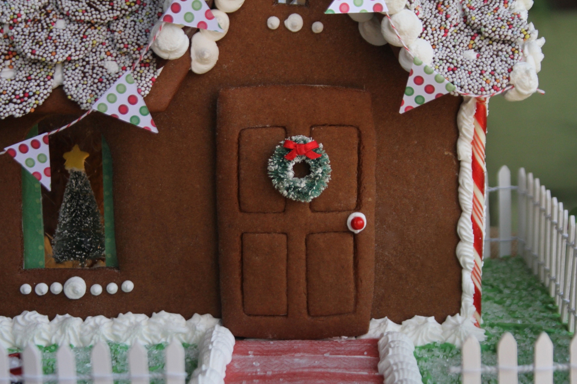 Free download wallpaper Food, Christmas, House, Cake, Decoration, Gingerbread on your PC desktop