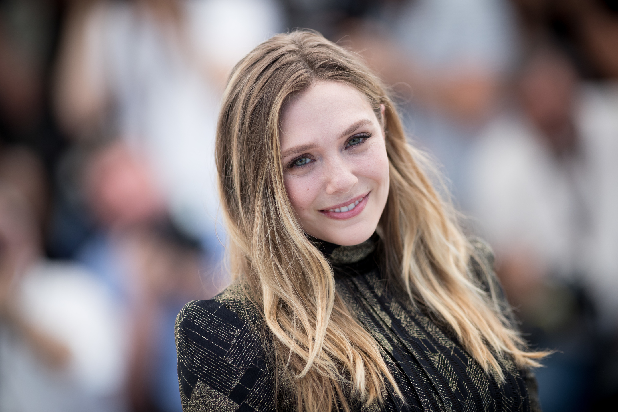 Téléchargez gratuitement l'image Célébrités, Elisabeth Olsen sur le bureau de votre PC