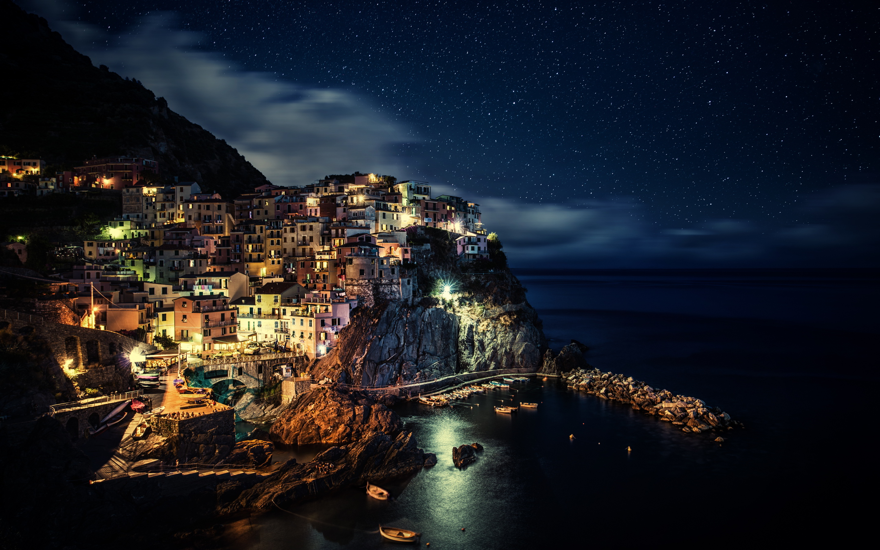 Laden Sie das Italien, Nacht, Manarola, Menschengemacht-Bild kostenlos auf Ihren PC-Desktop herunter