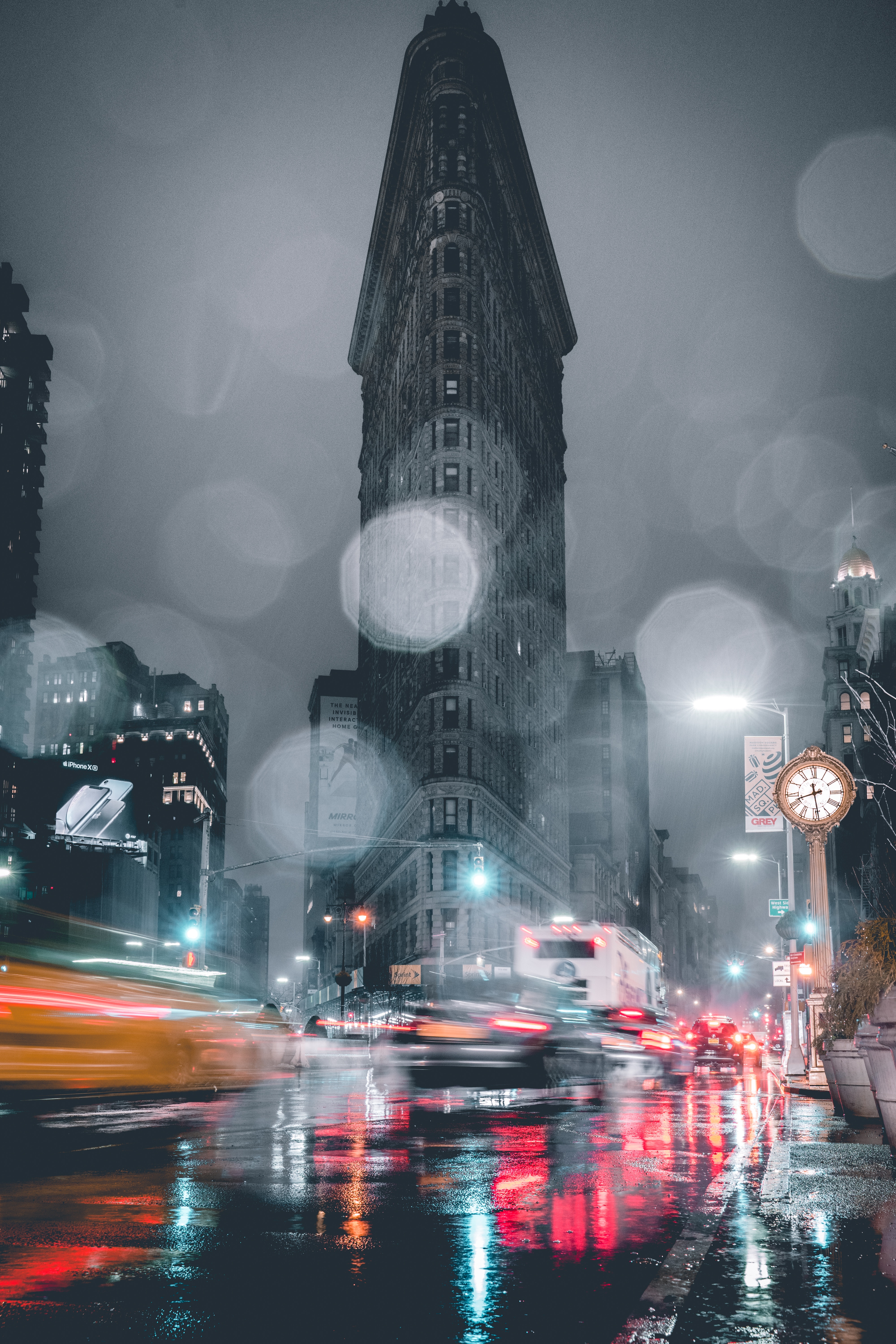 Download mobile wallpaper Movement, Cities, Traffic, Long Term Exposure, Glare, Night City, Street, Architecture for free.