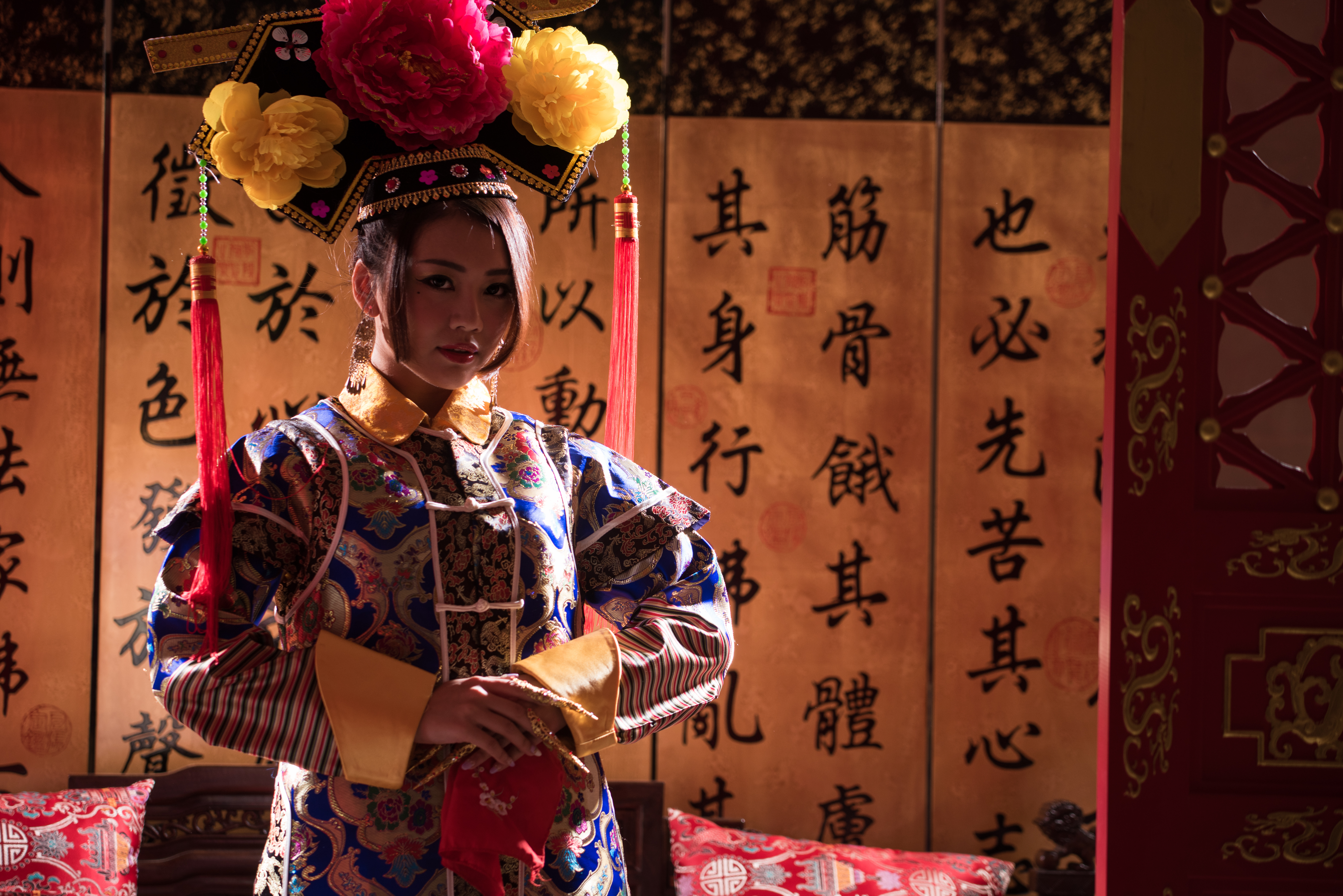 Скачать картинку Женщины, Китайский Язык, Тайваньский, Традиционный Костюм, Циан Фурен в телефон бесплатно.