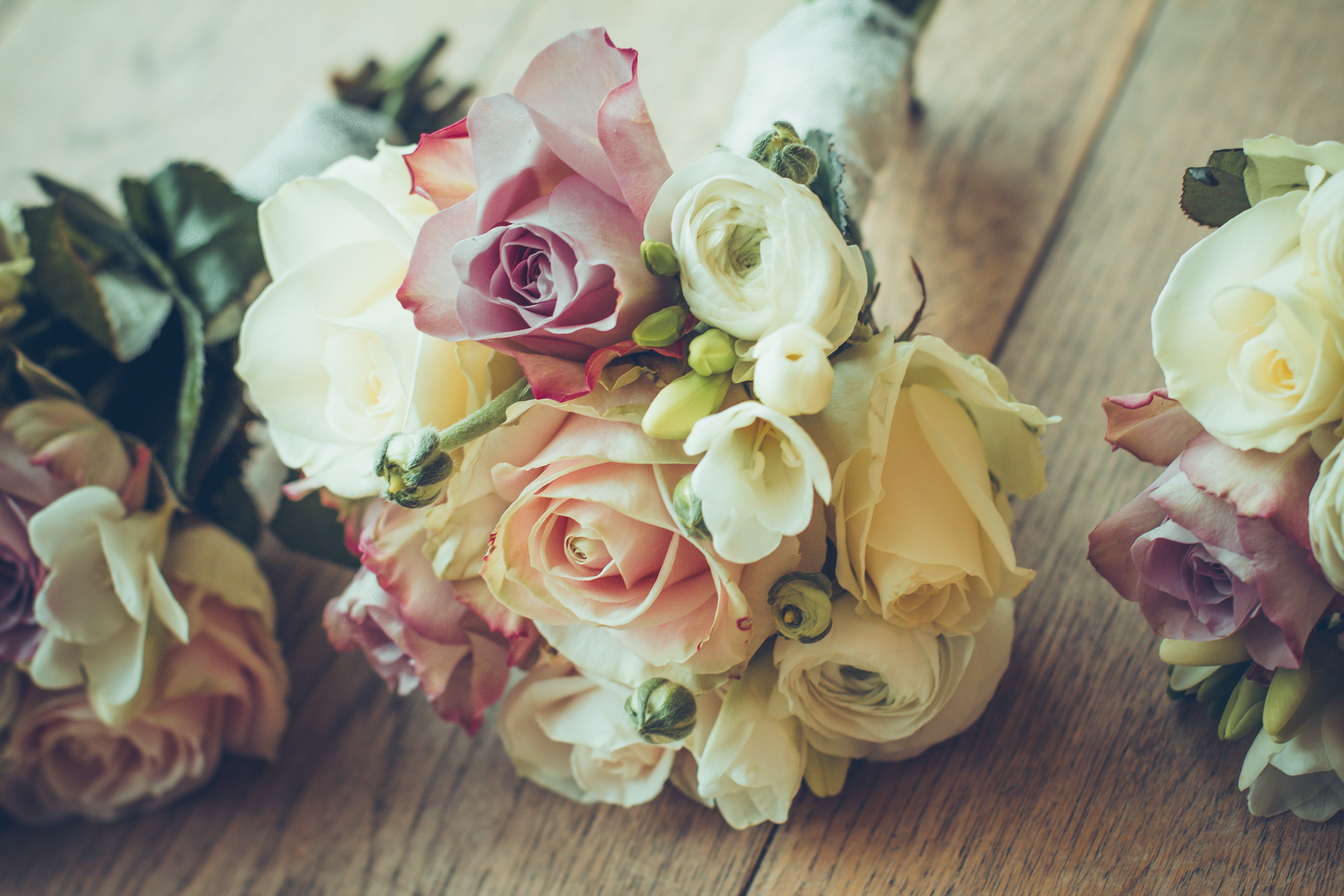 Download mobile wallpaper Typography, Registration, Bouquet, Composition, Roses, Flowers for free.