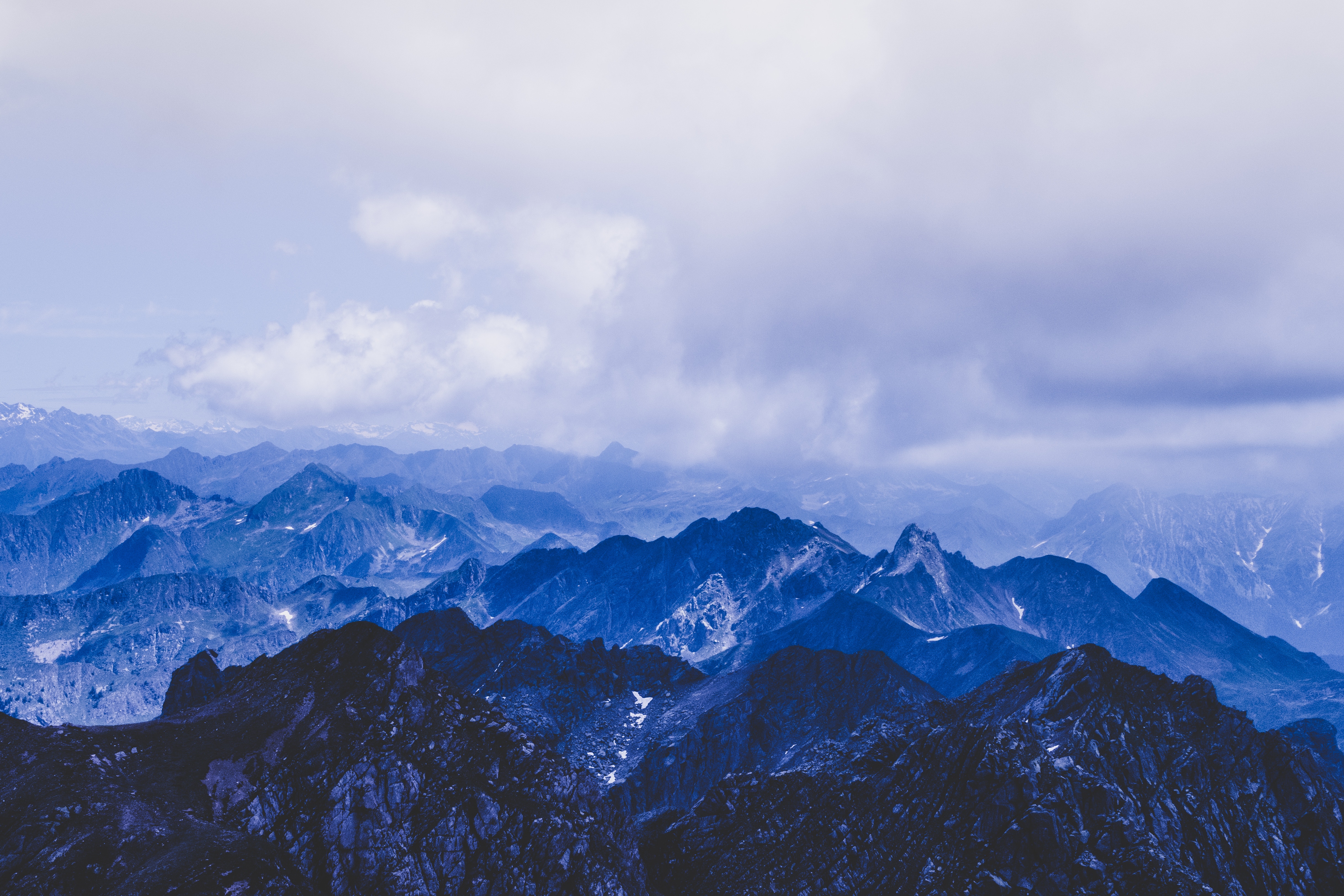 Baixe gratuitamente a imagem Natureza, Montanhas, Nuvens, Vértice, Tops na área de trabalho do seu PC