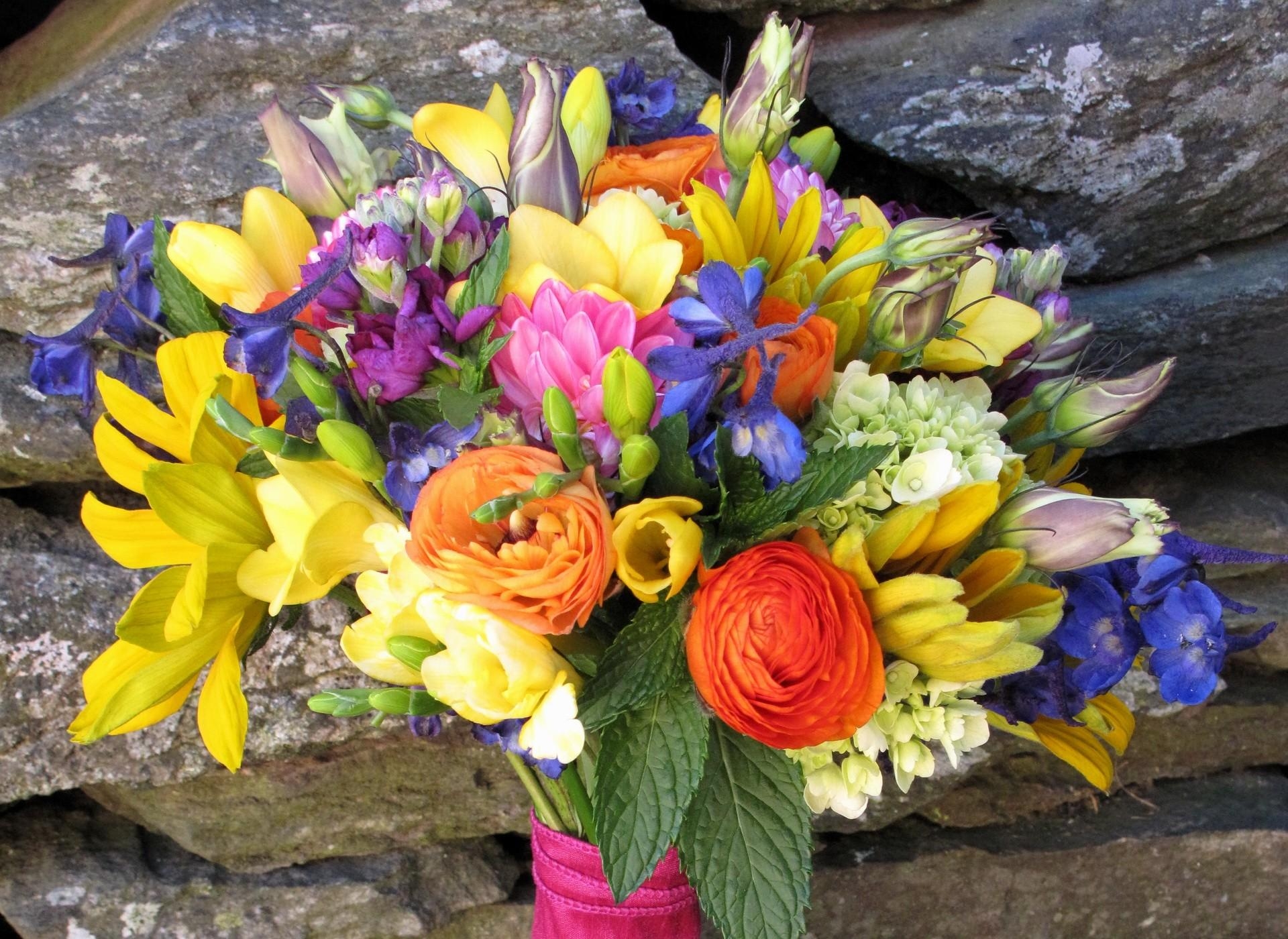 flowers, stones, beauty, bouquet, gorgeous, chic, ranunculus, ranunkulus