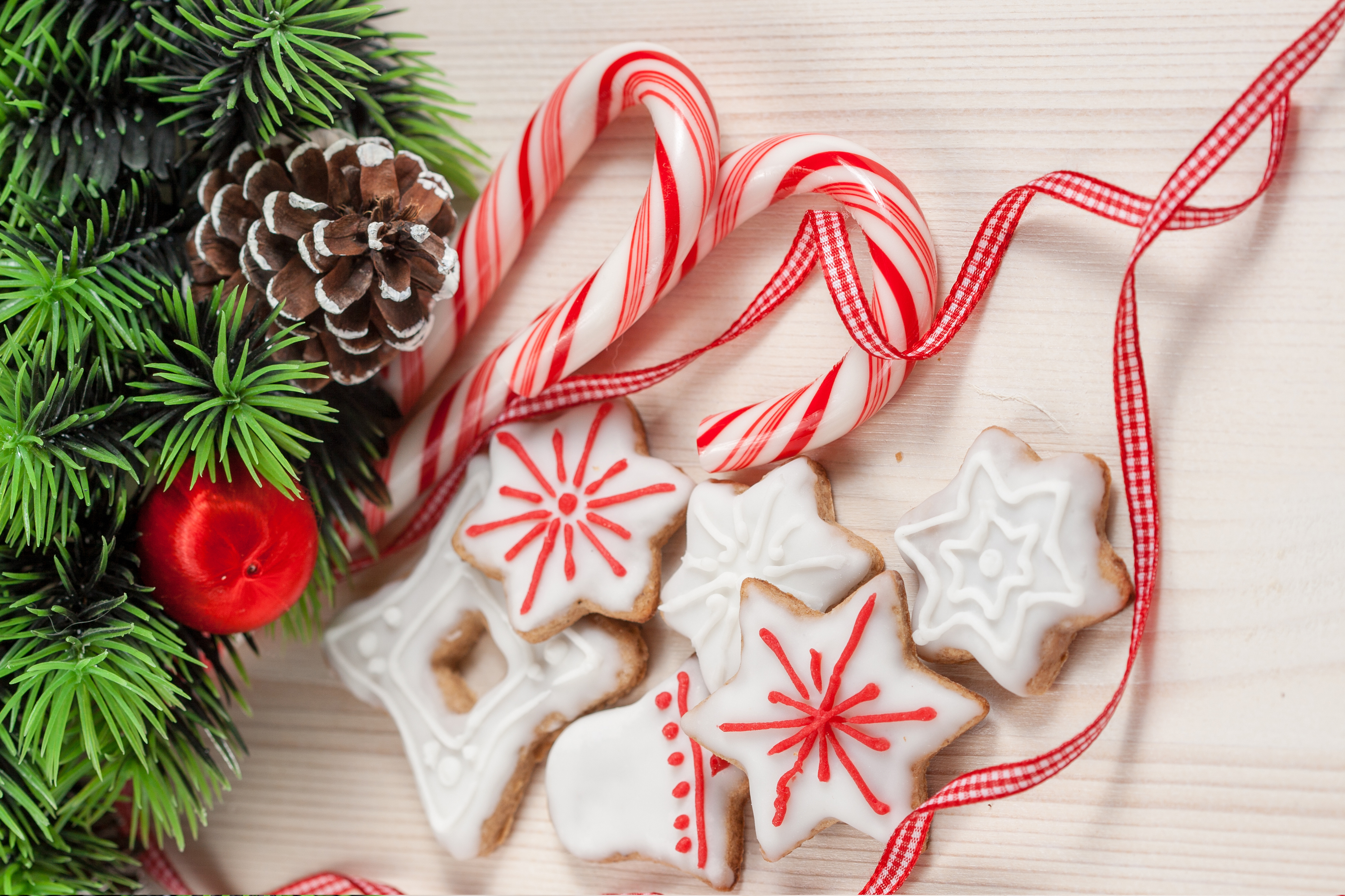 Téléchargez des papiers peints mobile Noël, Vacances, Ruban, Biscuit, Sucre D'orge gratuitement.