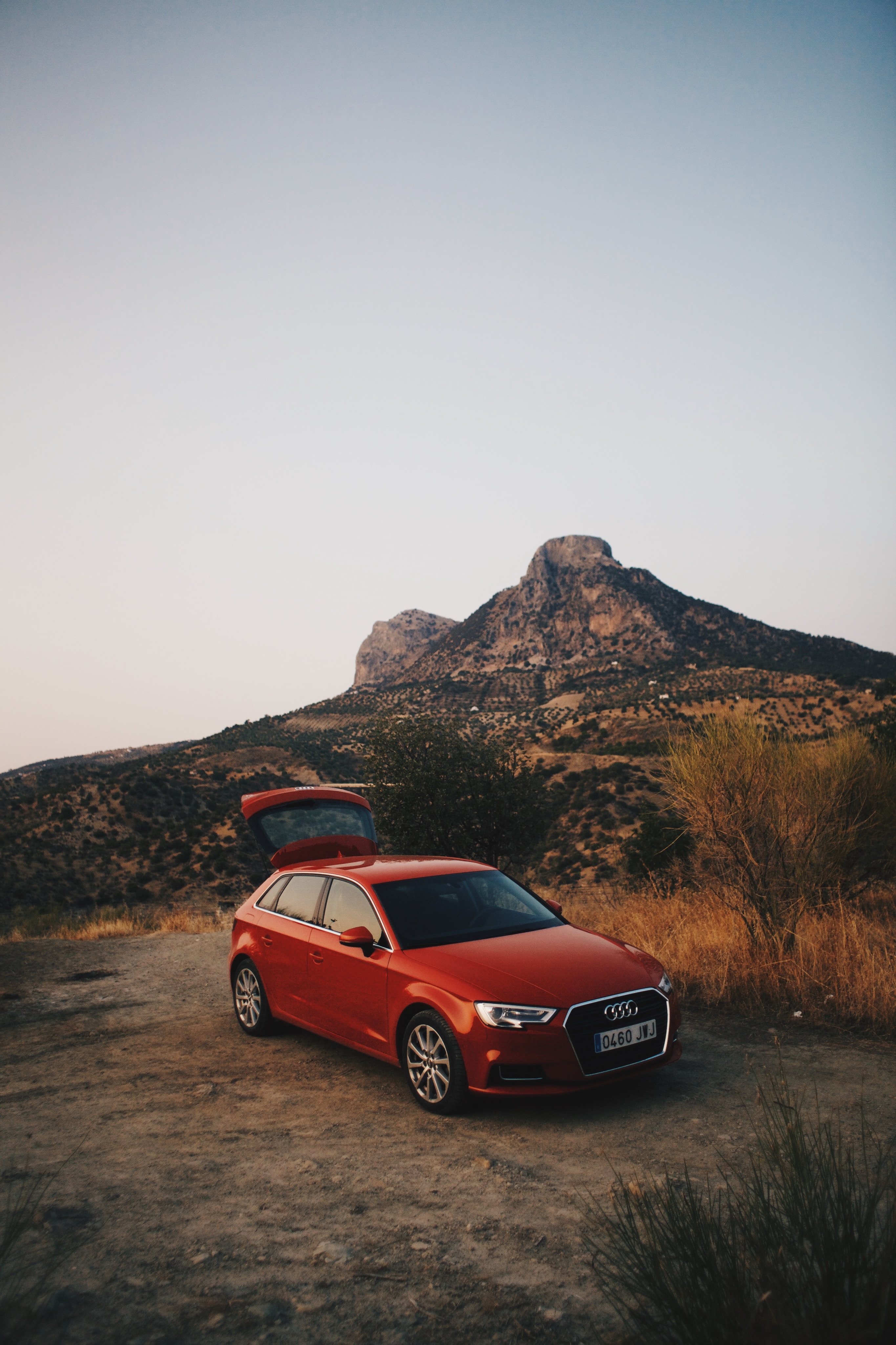 Laden Sie das Audi Q5, Cars, Mountains-Bild kostenlos auf Ihren PC-Desktop herunter