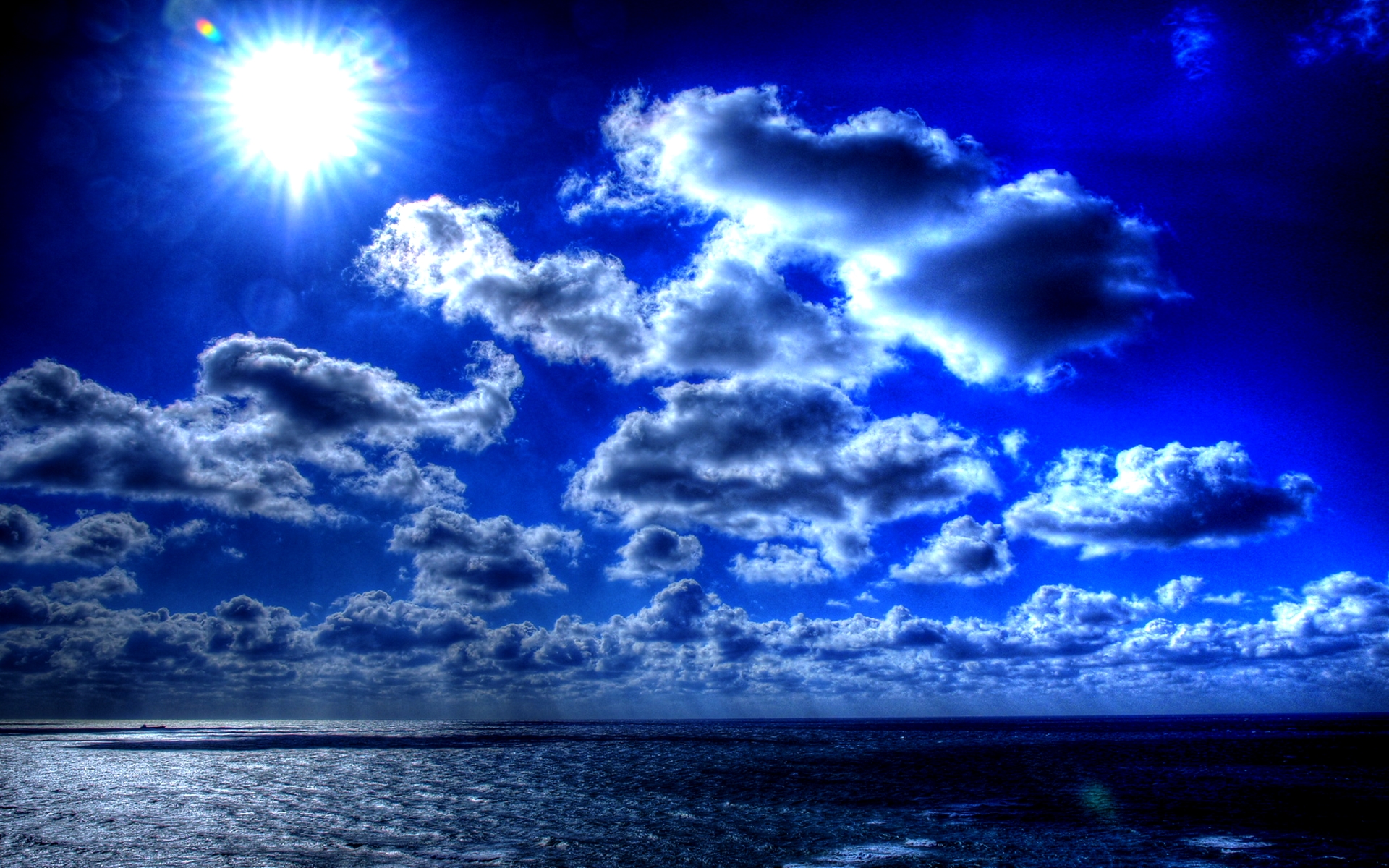 Скачать картинку Небо, Море, Солнце, Облака, Горизонт, Океан, Синий, Земля/природа в телефон бесплатно.