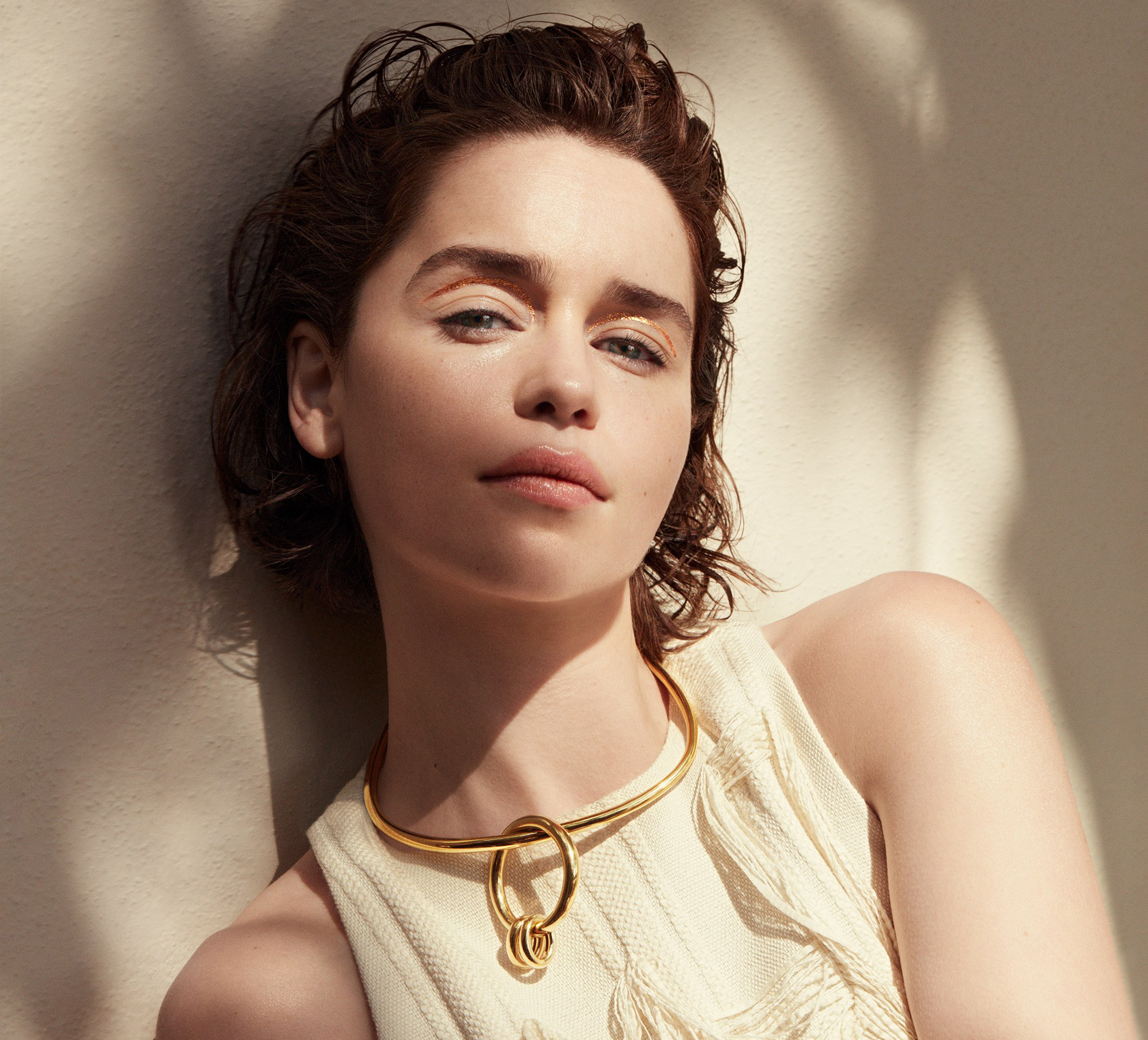Download mobile wallpaper Jewelry, English, Brunette, Celebrity, Actress, Emilia Clarke for free.