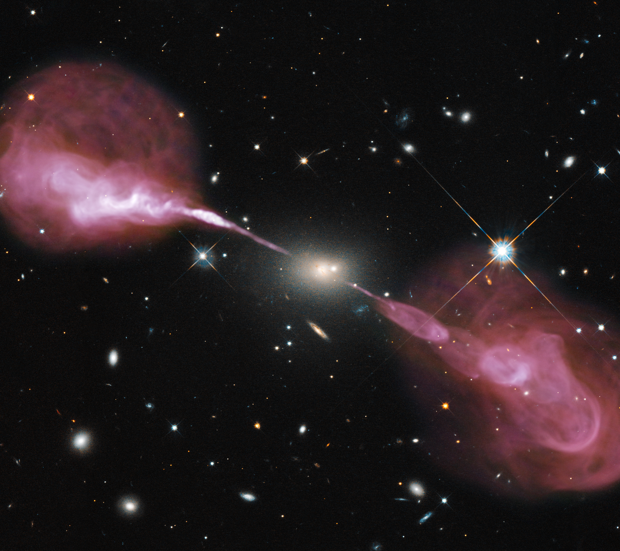 1293096 скачать обои черная дыра, научная фантастика, галактика, чёрная дыра, хаббл, радио галактика, наса - заставки и картинки бесплатно