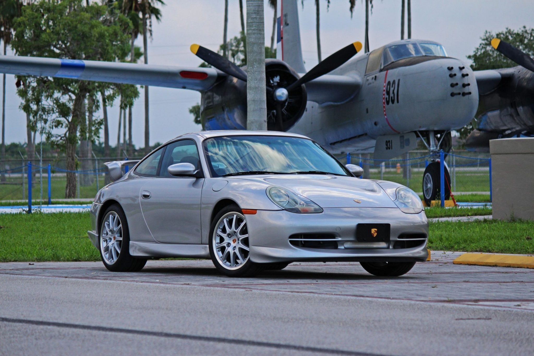 Téléchargez gratuitement l'image Voitures, Coupé, Véhicules, Porsche 911 Carrera, Voiture D'argent sur le bureau de votre PC