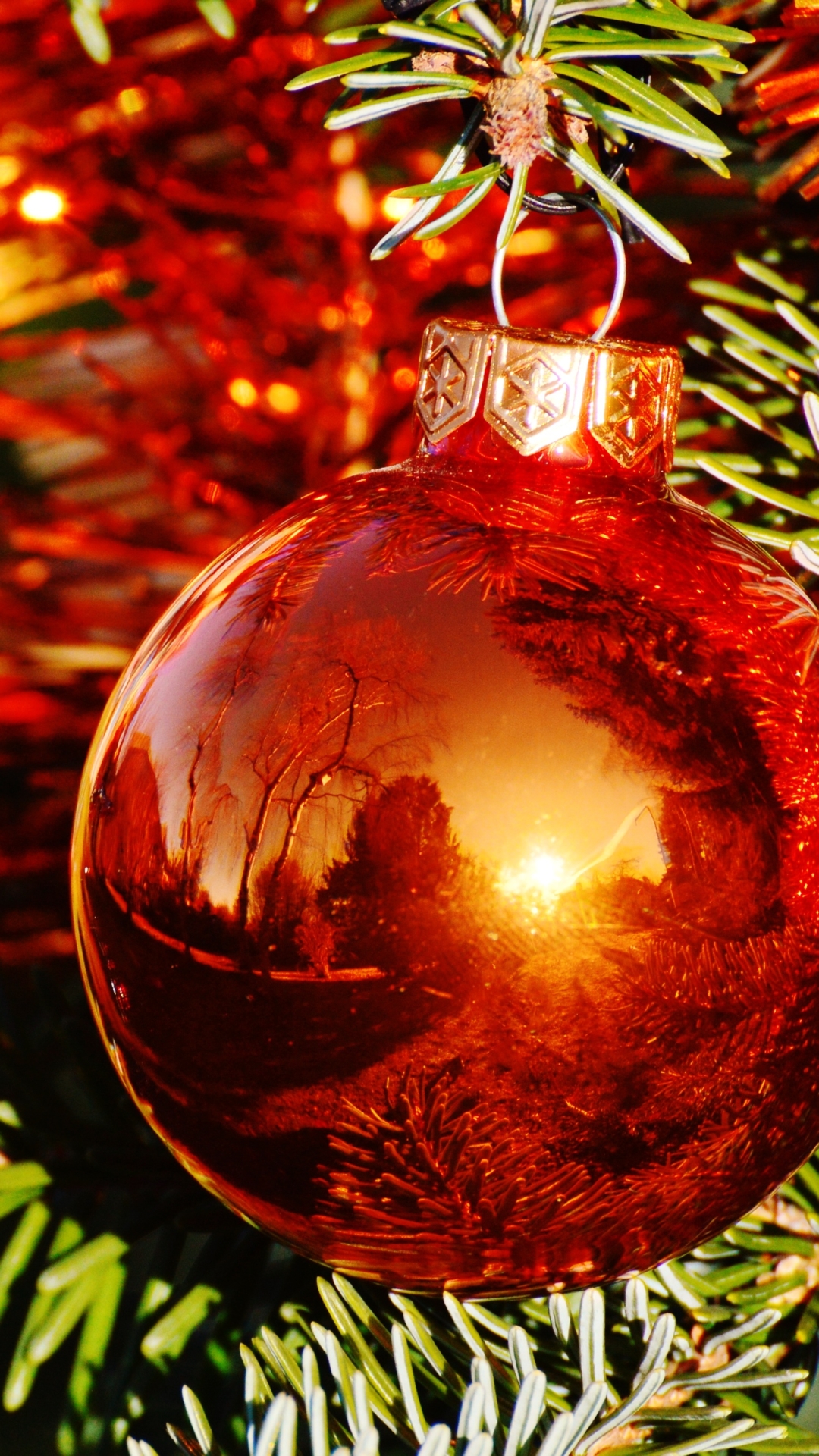 Download mobile wallpaper Reflection, Christmas, Holiday, Christmas Ornaments for free.