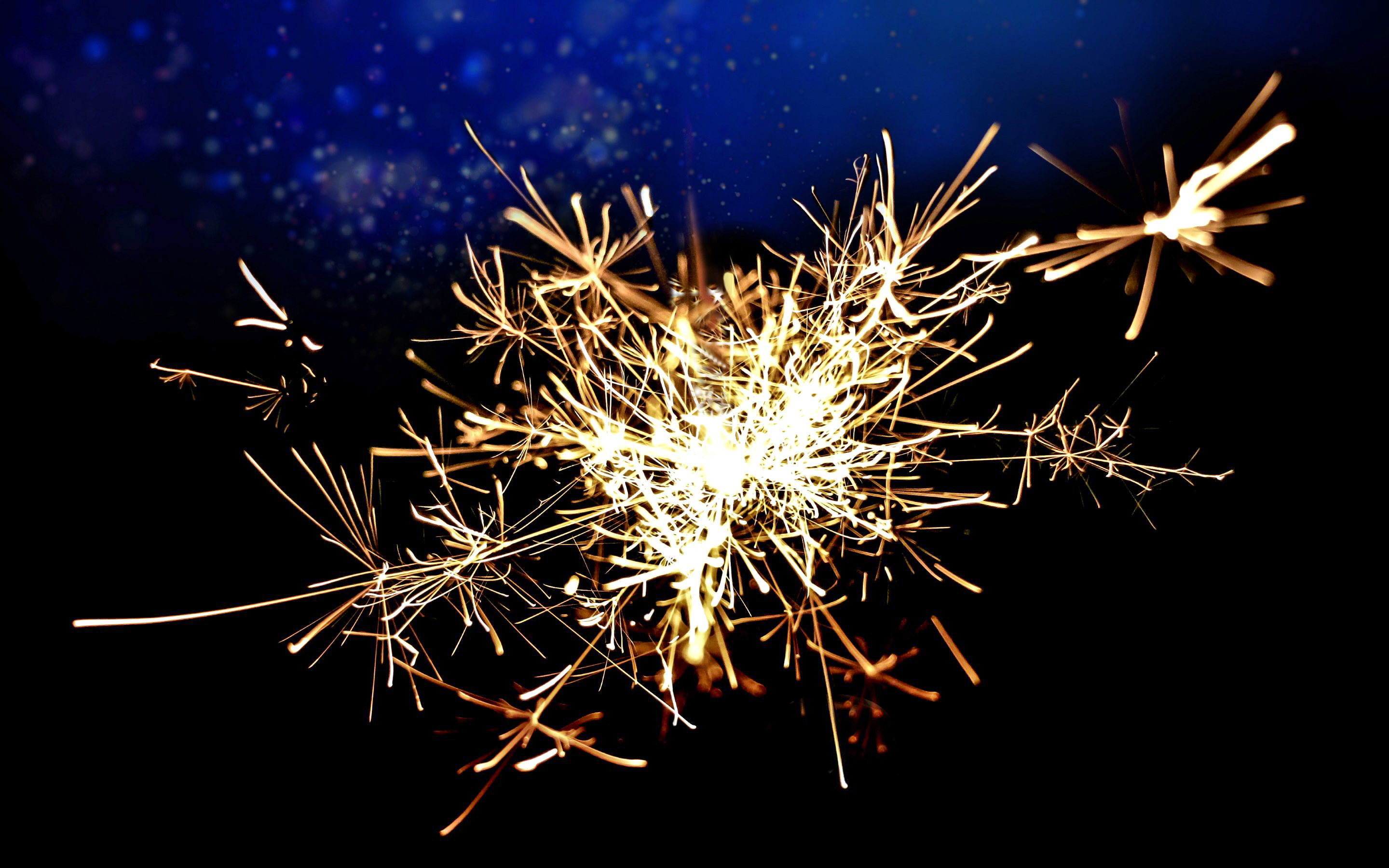 Free download wallpaper New Year, Holiday, Colorful, Fireworks, Photography, Sparkles on your PC desktop